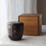 Natsume (boîte à thé) japonais en laque urushi et maki-e, motif Fleurs Sauvages