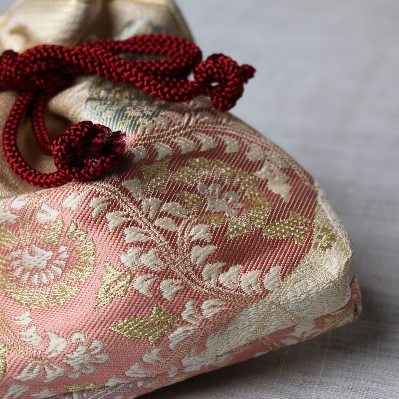 Gift Box with Nishijin weaving pouch of beige, pink and gold brocade and Hojicha tea