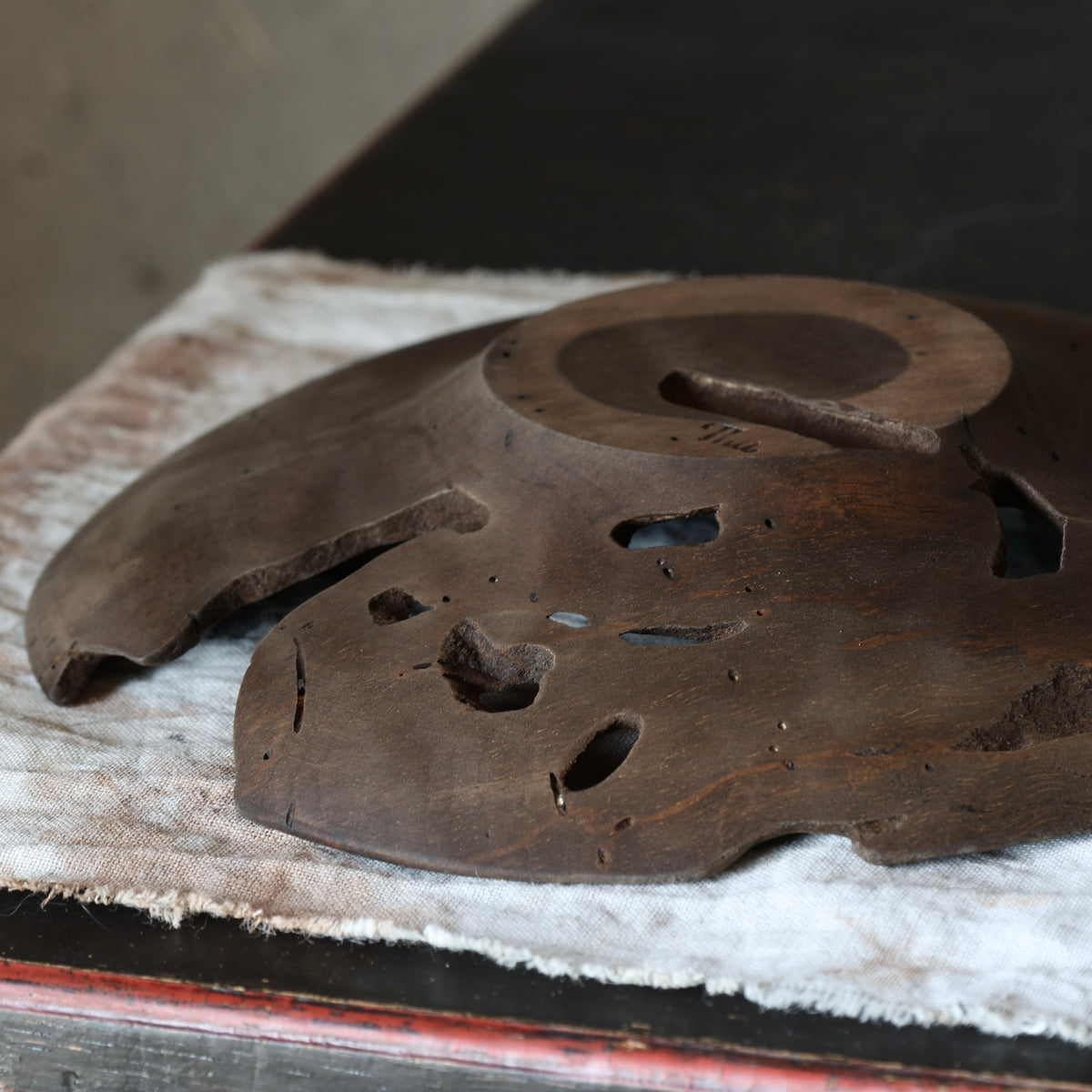 Kaki plate (Japanese raku) with tetsuzome (iron mordant) finish by Masahito Ikeda