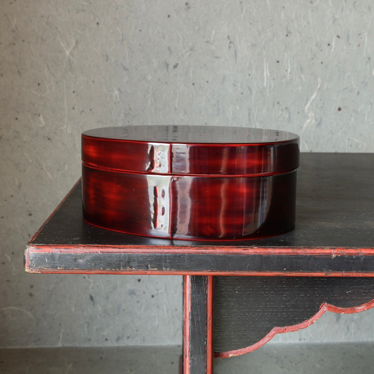 Oval box in Negoro-nuri urushi lacquer - Kiso Valley