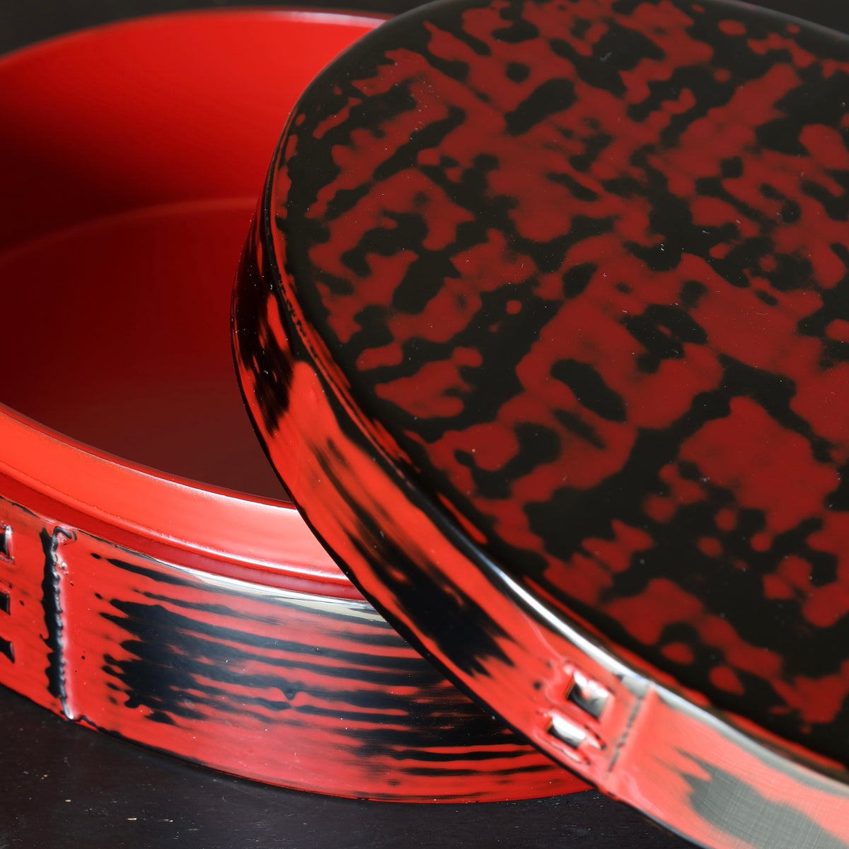 Oval box in Negoro-nuri urushi lacquer - Kiso Valley