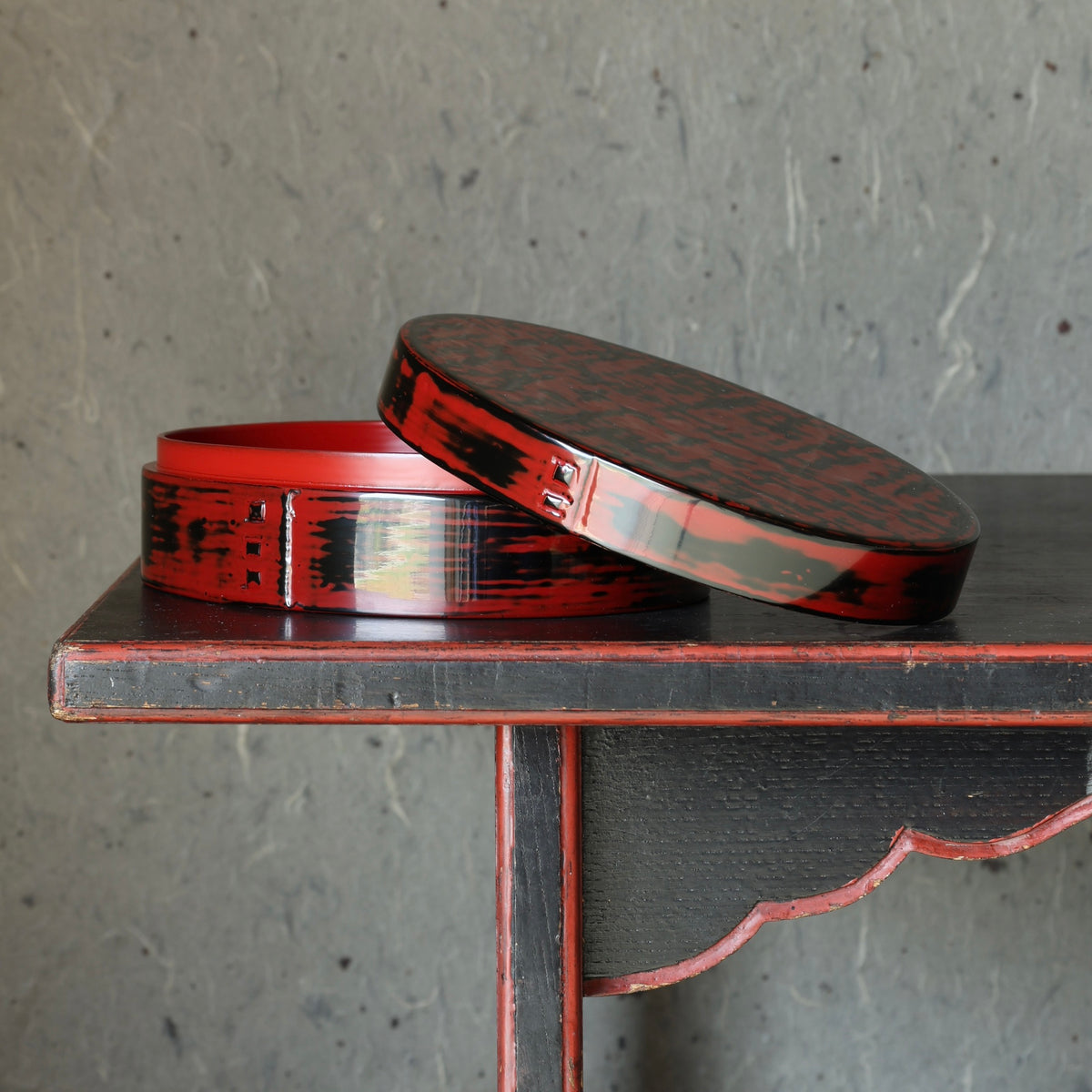 Oval box in Negoro-nuri urushi lacquer - Kiso Valley