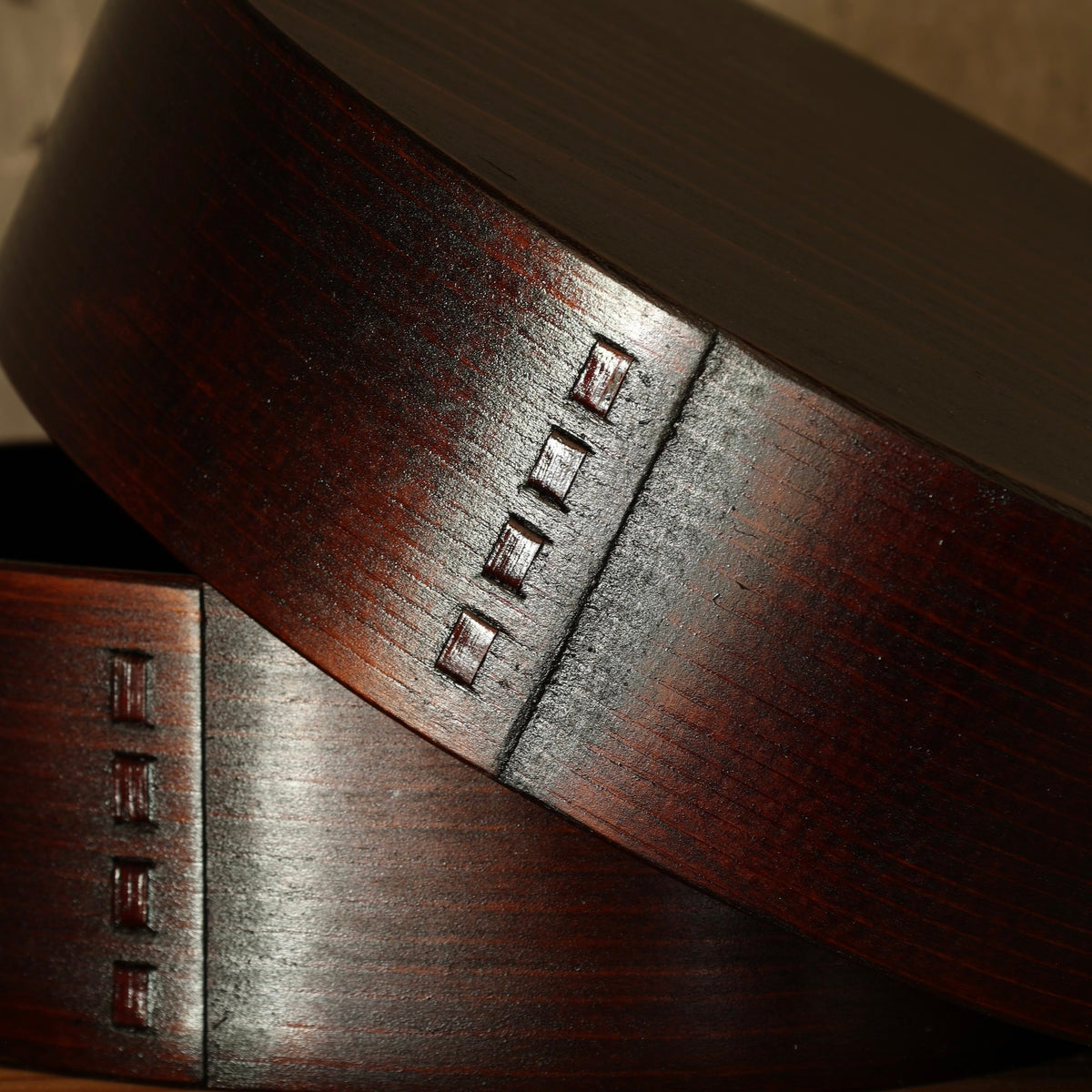Oval box in sugi wood and urushi lacquer - Kiso Valley