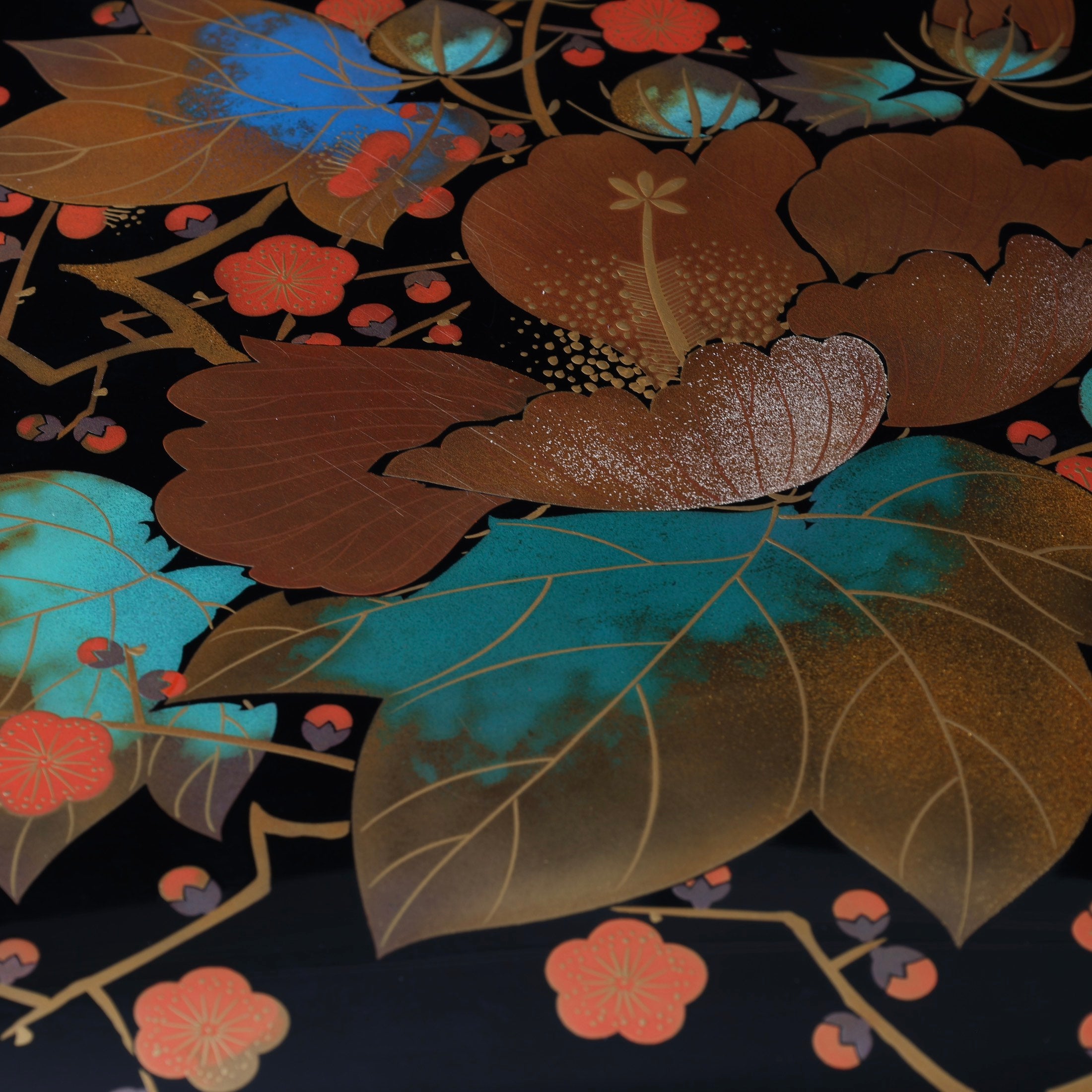 Suzuribako (Japanese writing box) in lacquer and gold, kōbai fuyō (red plum and hibiscus) decoration by Ichiryō Sakurai