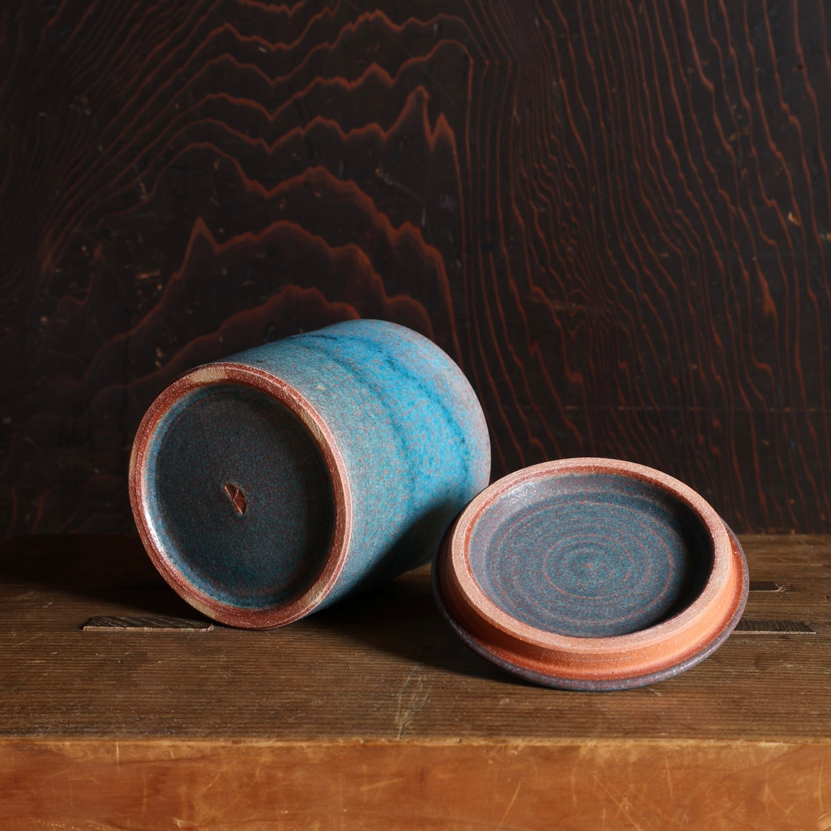 Pot à couvercle en céramique et glaçure cuivre de l'atelier Tokinoha