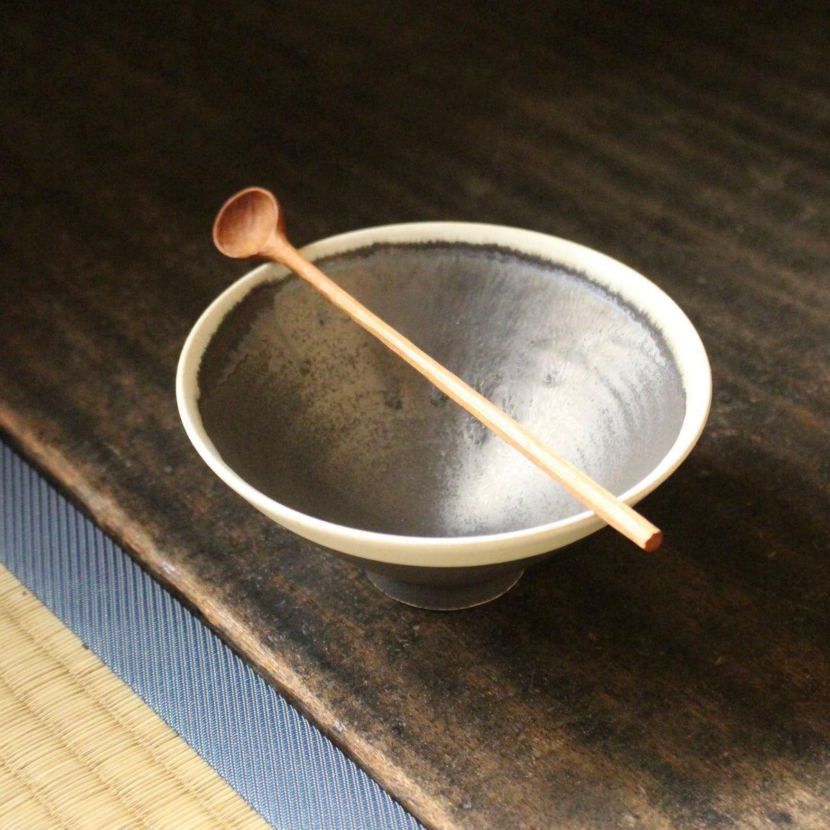 Bol en céramique manganèse de l’atelier Tokinoha
