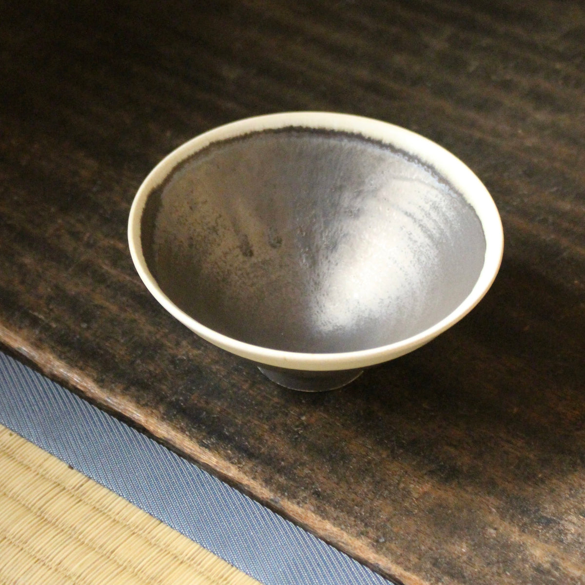 Bol en céramique manganèse de l’atelier Tokinoha