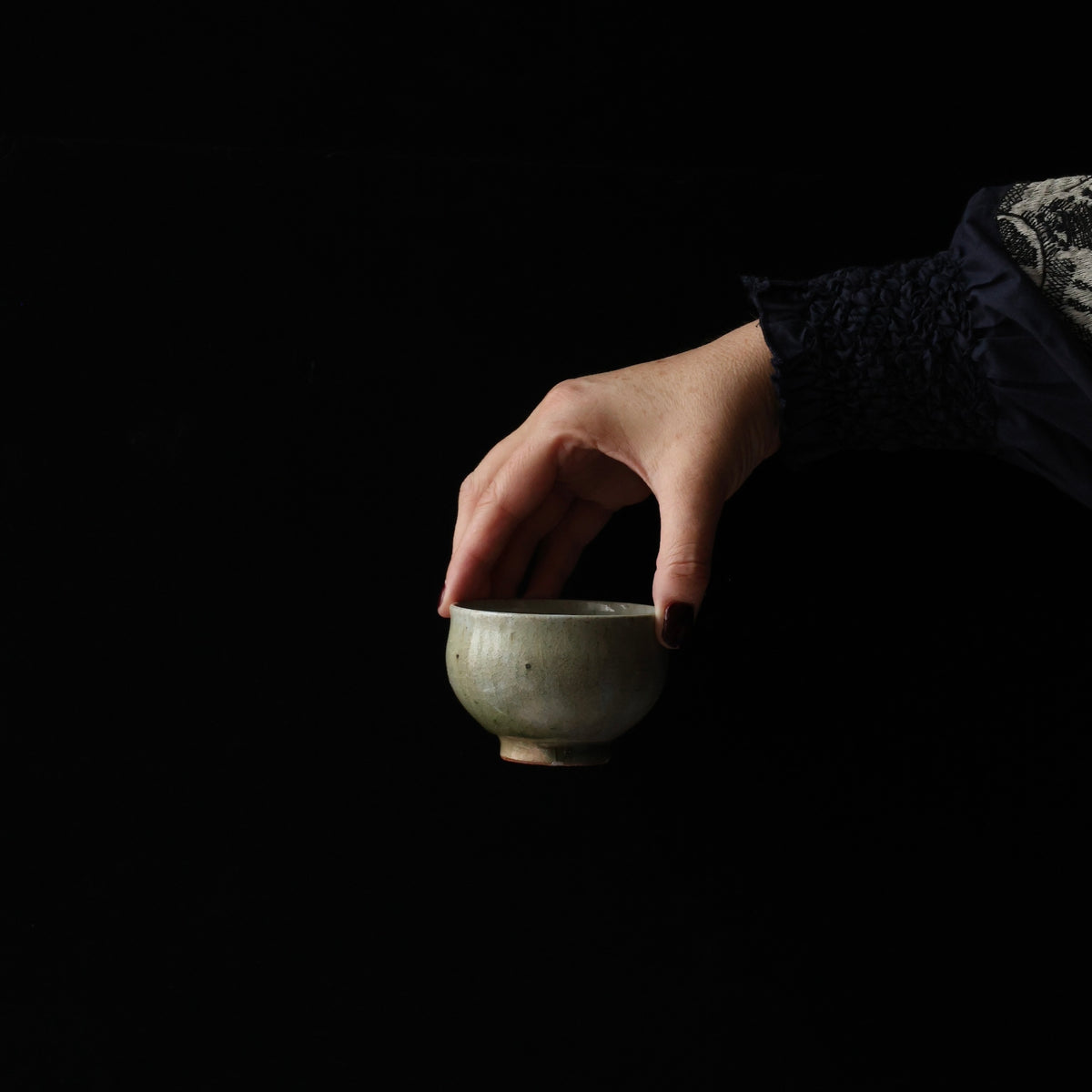 Tasse à glaçure de cendre de l’atelier Tokinoha