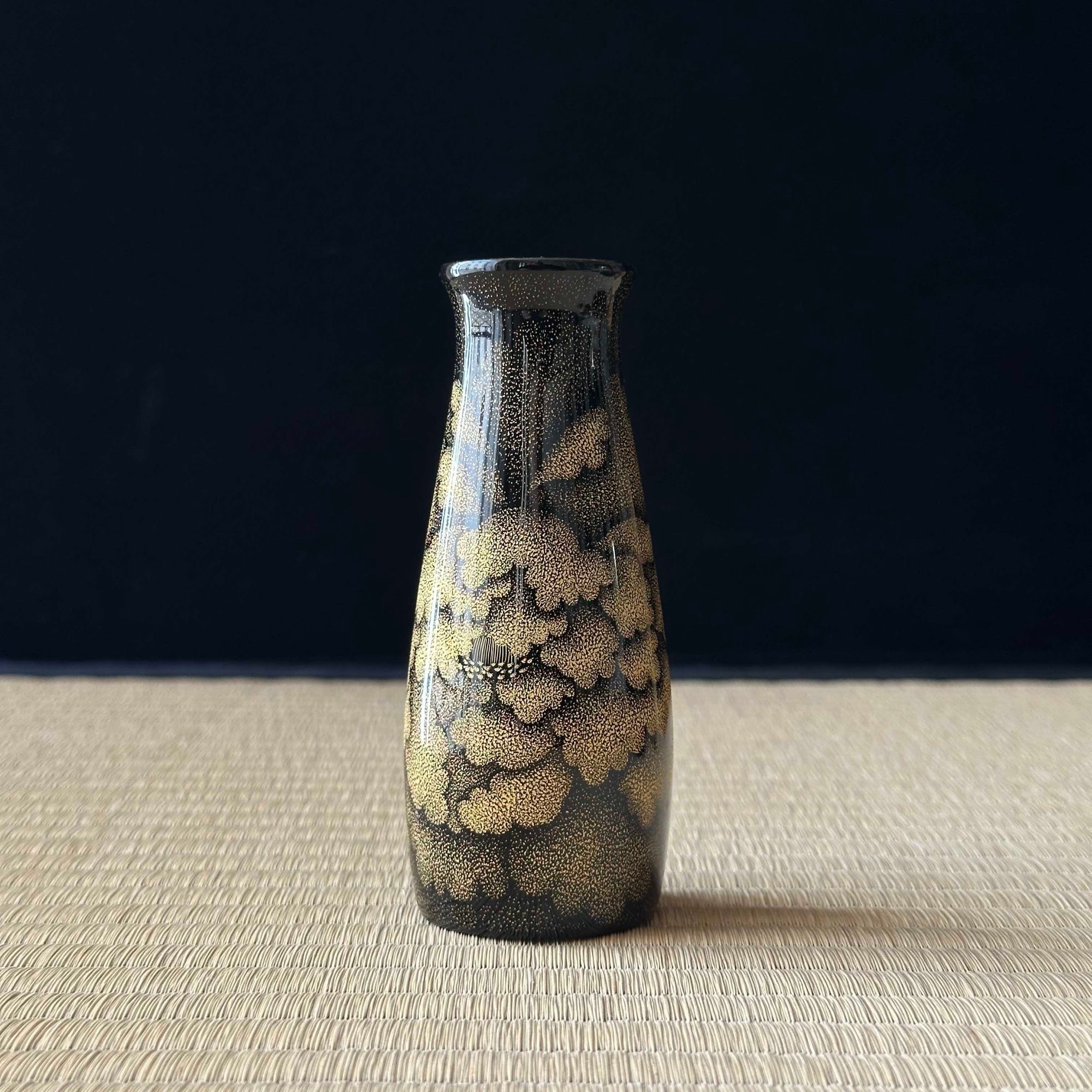 Chabako (boîte japonaise pour la cérémonie du thé) en laque urushi et or, décor pivoine en chinkin de Higashi Tsunehiro