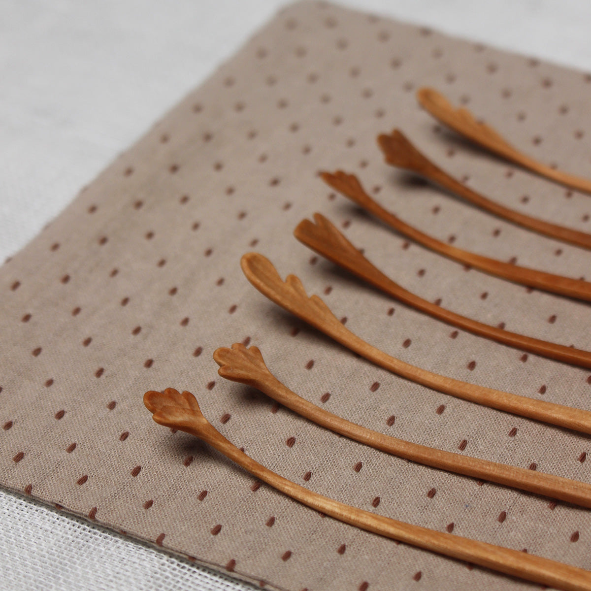 Petite spatule coréenne feuille de ginkgo de Sung Woo Choi