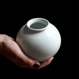 Petite Jarre de Lune (Moon Jar), Vase Coréen en Céramique Blanche