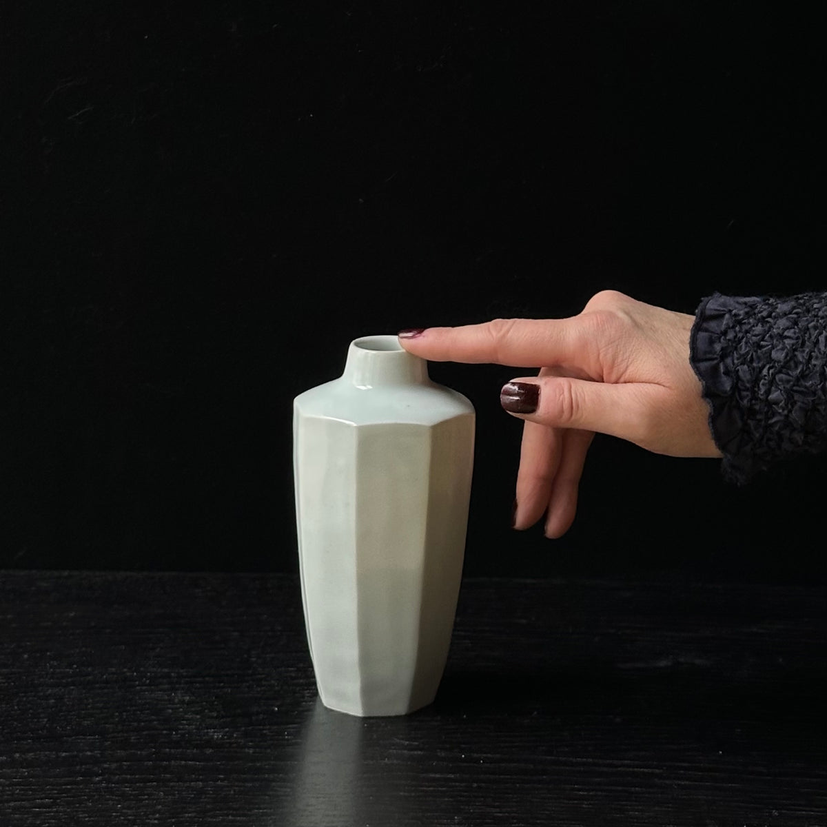 Vase facetté en porcelaine blanche baekja de Sang-in Kim