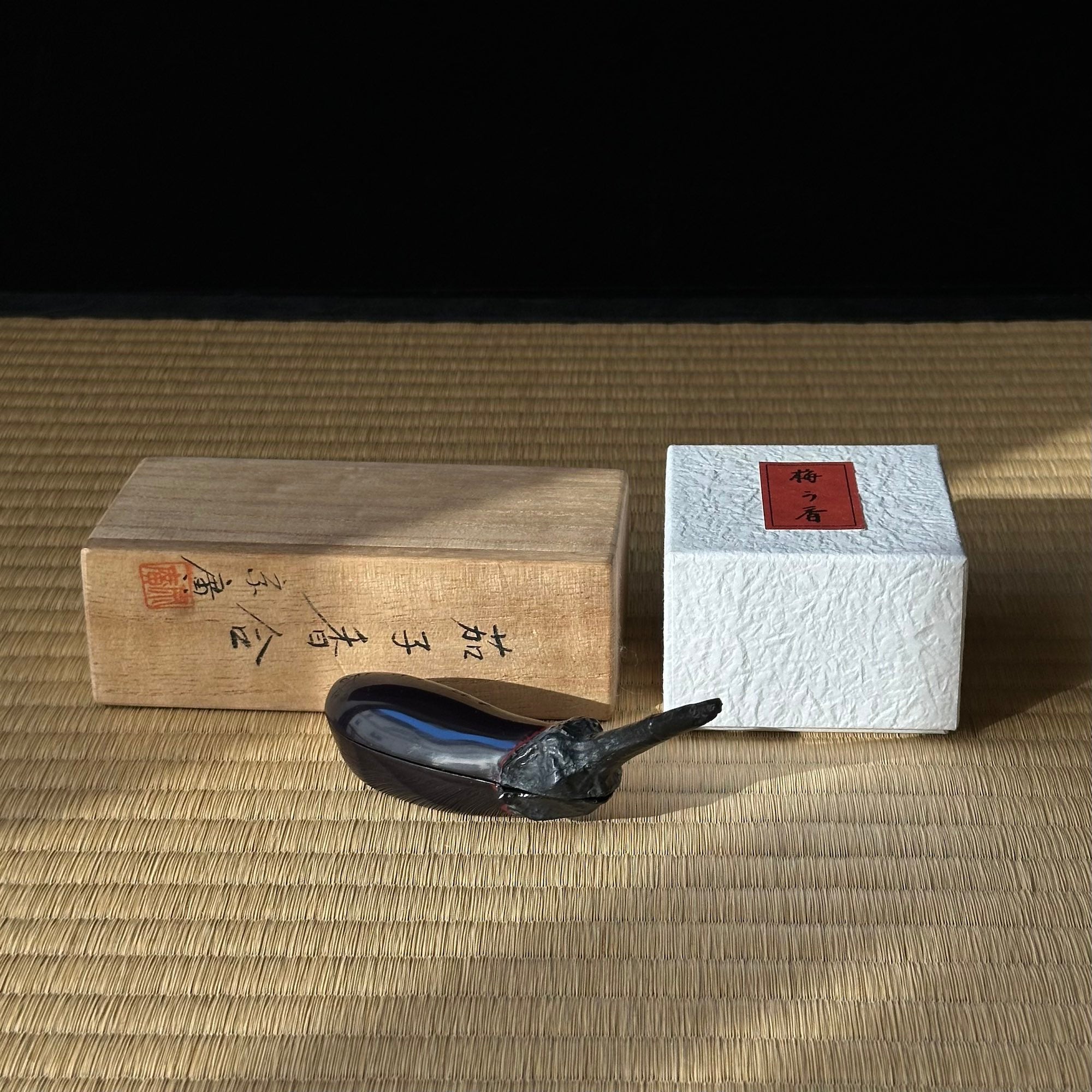Kōgō en kankishu (laque urushi sèche) de Sōkō Dōjō et nerikō (billes d’encens) japonais
