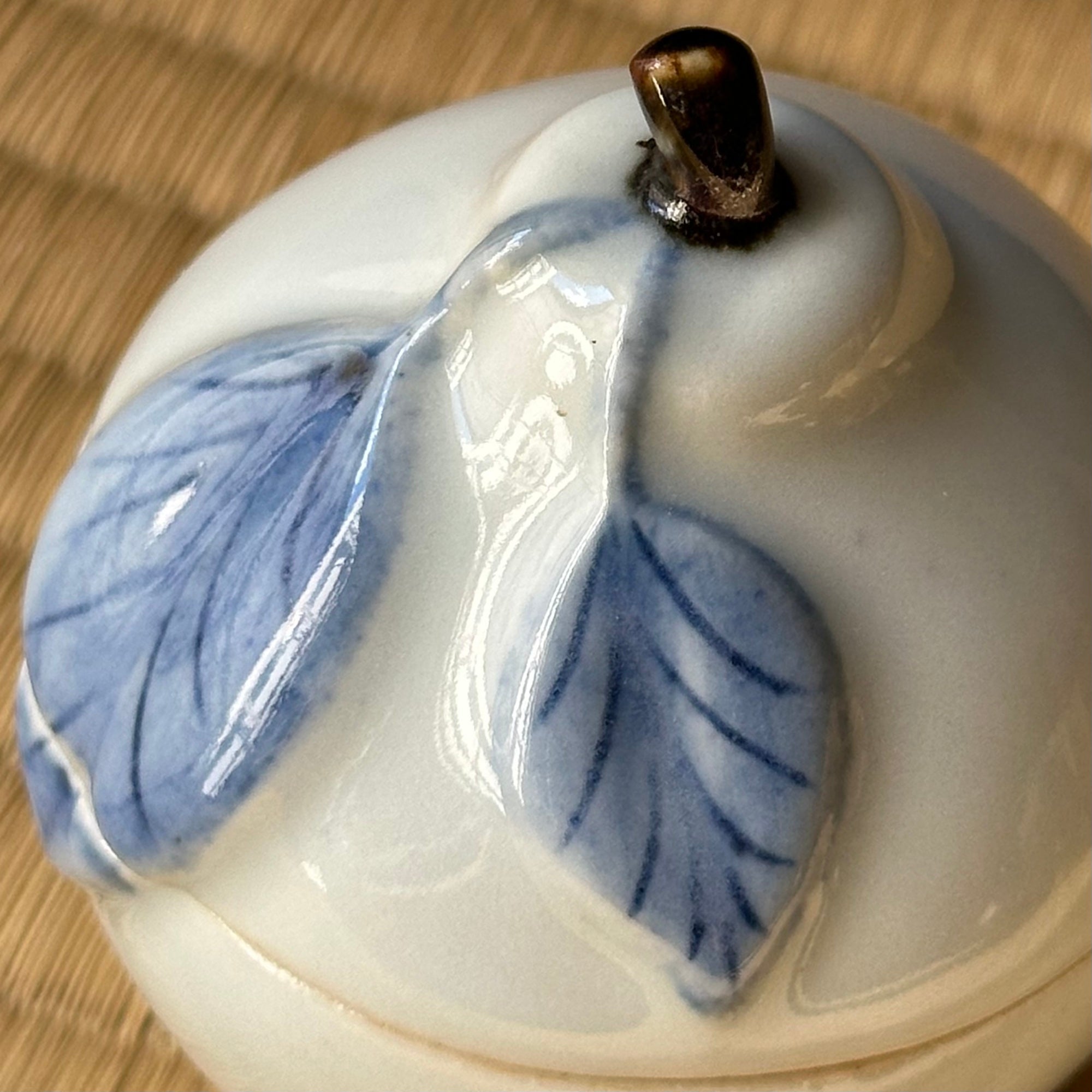 Kōgō en porcelaine blanche coréenne de Sang-ho Shin