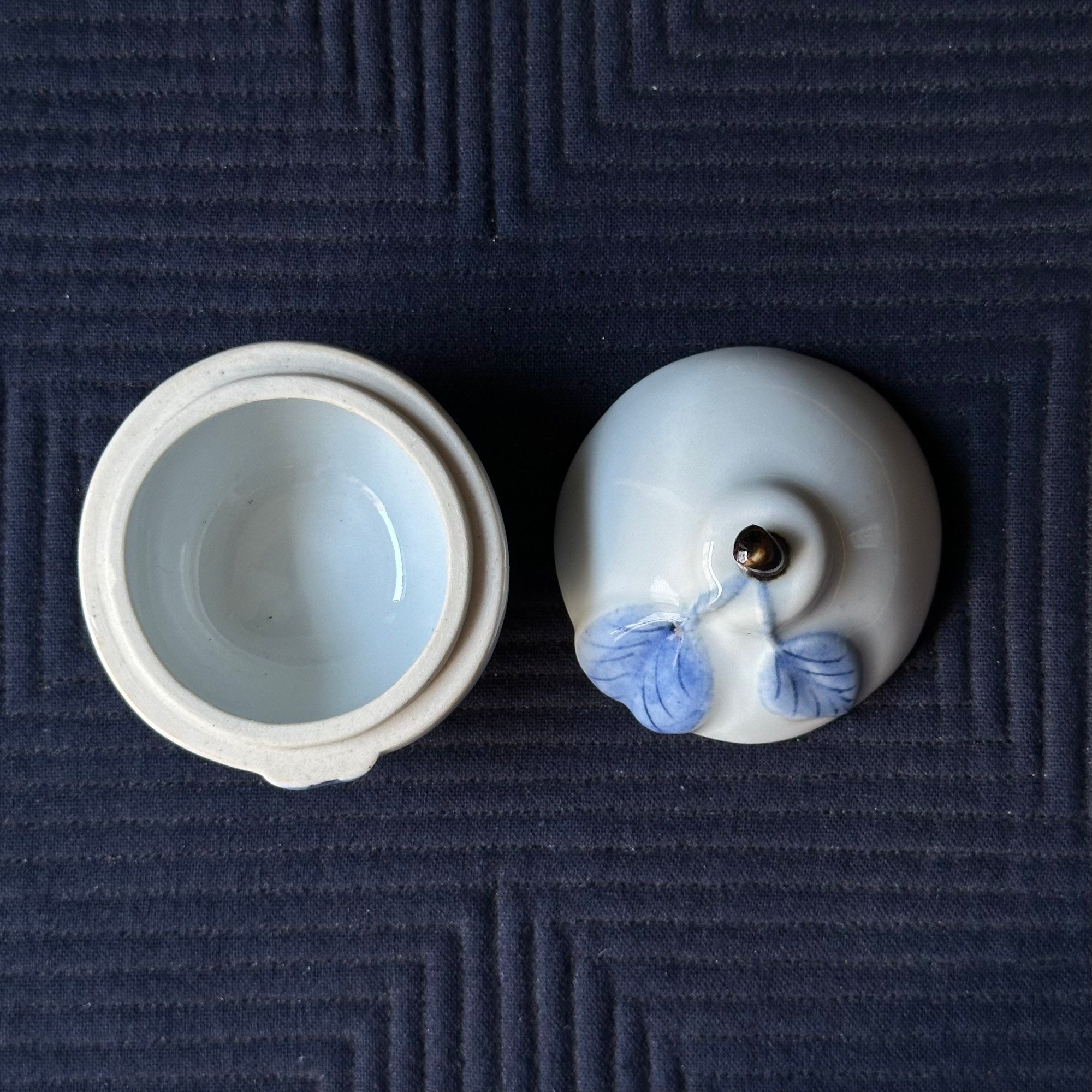 Kōgō en porcelaine blanche coréenne de Sang-ho Shin