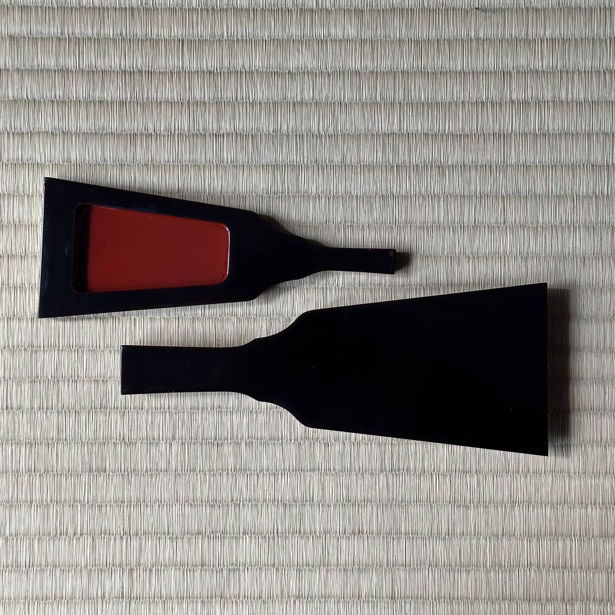Large urushi lacquer kōgō, shōchikubai (pine, bamboo, plum) maki-e decoration by Kōunsai Ōi, and Japanese nerikō (incense balls)