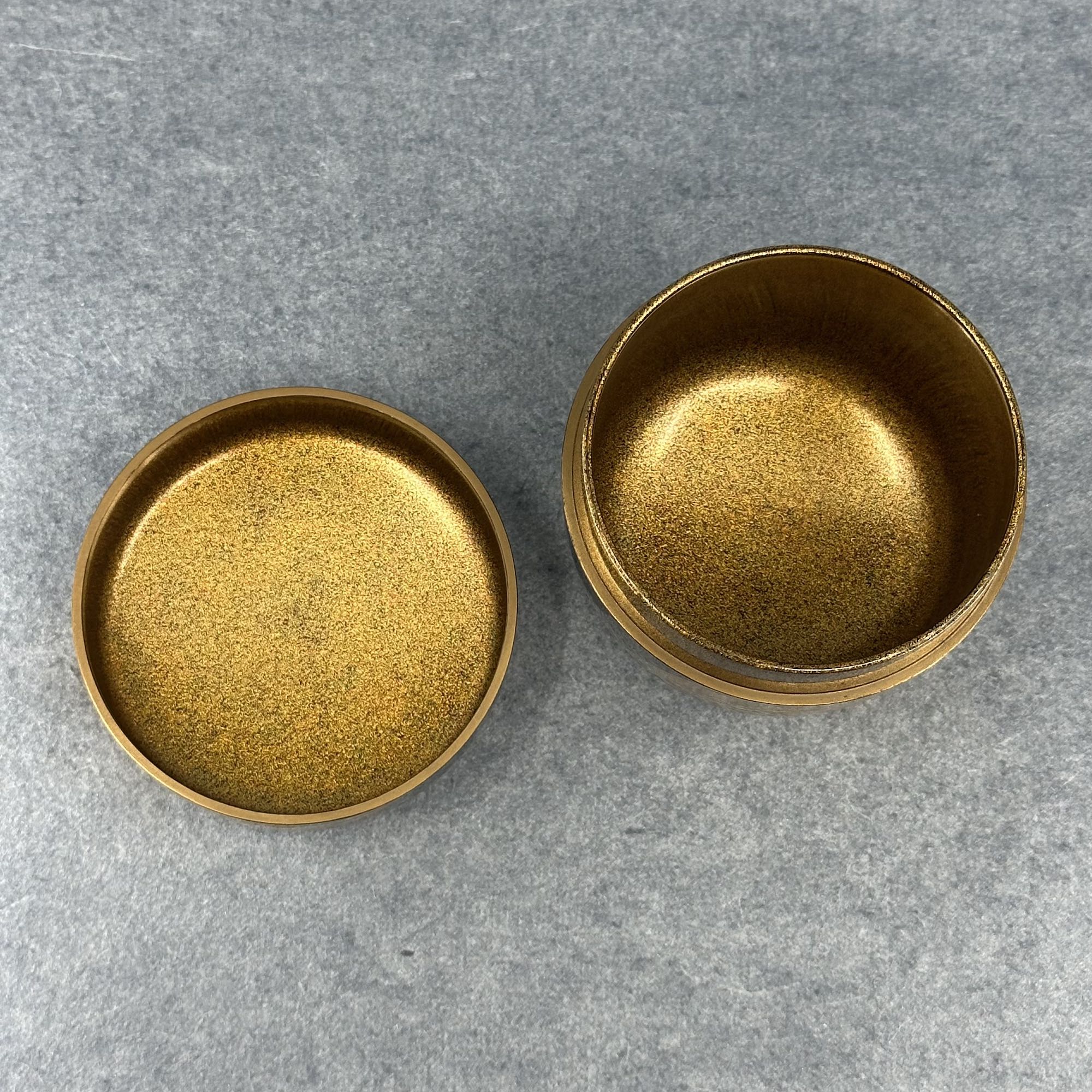 Natsume (boîte à thé japonaise) laque urushi et or, décor éventails et fleurs de Shikō Shibano