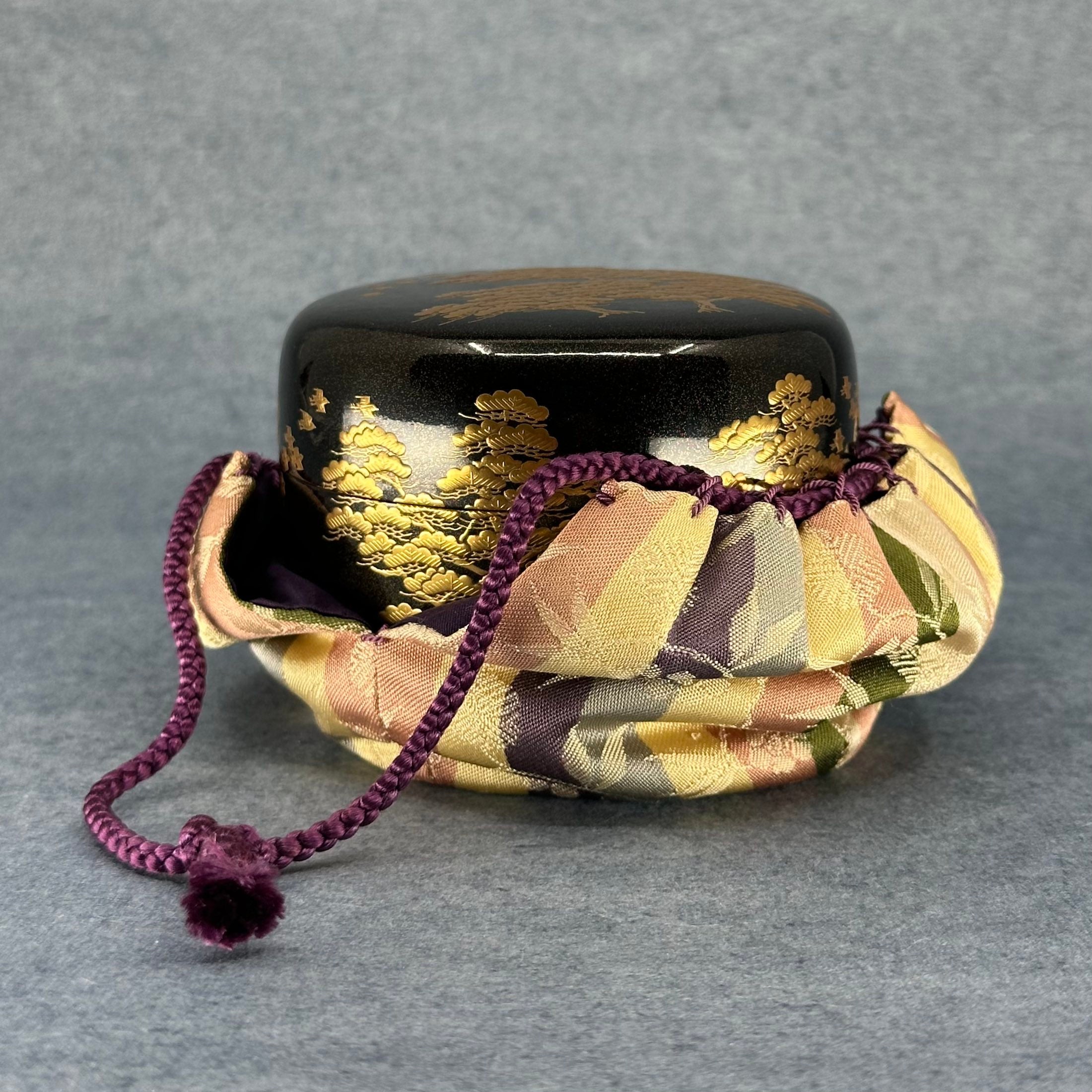natsume japonais laque urushi presente dans shifuku bourse textile ceremonie du the atelier-ikiwa