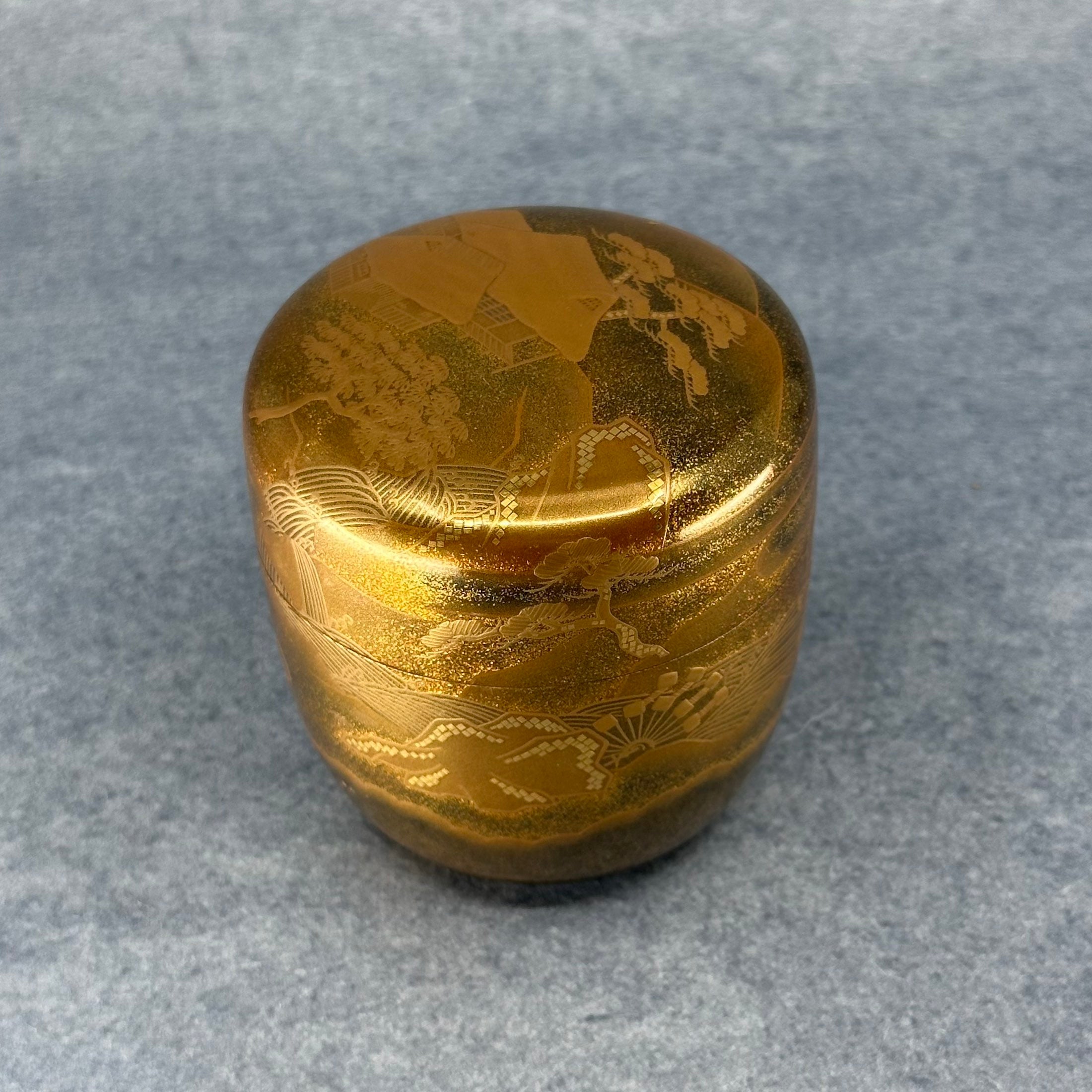 Natsume (Japanese tea caddy) in lacquer and gold, landscape decoration by Mokudai Sōhō