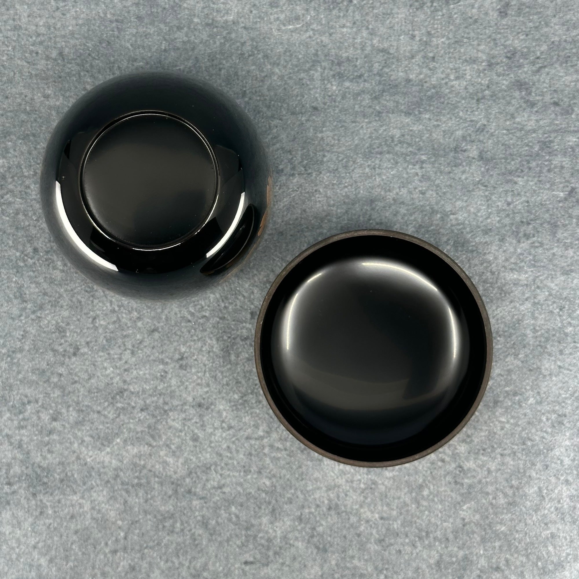 Natsume (Japanese tea caddy) lacquered and gilded, cherry blossom decoration by Mineharu Kawakami