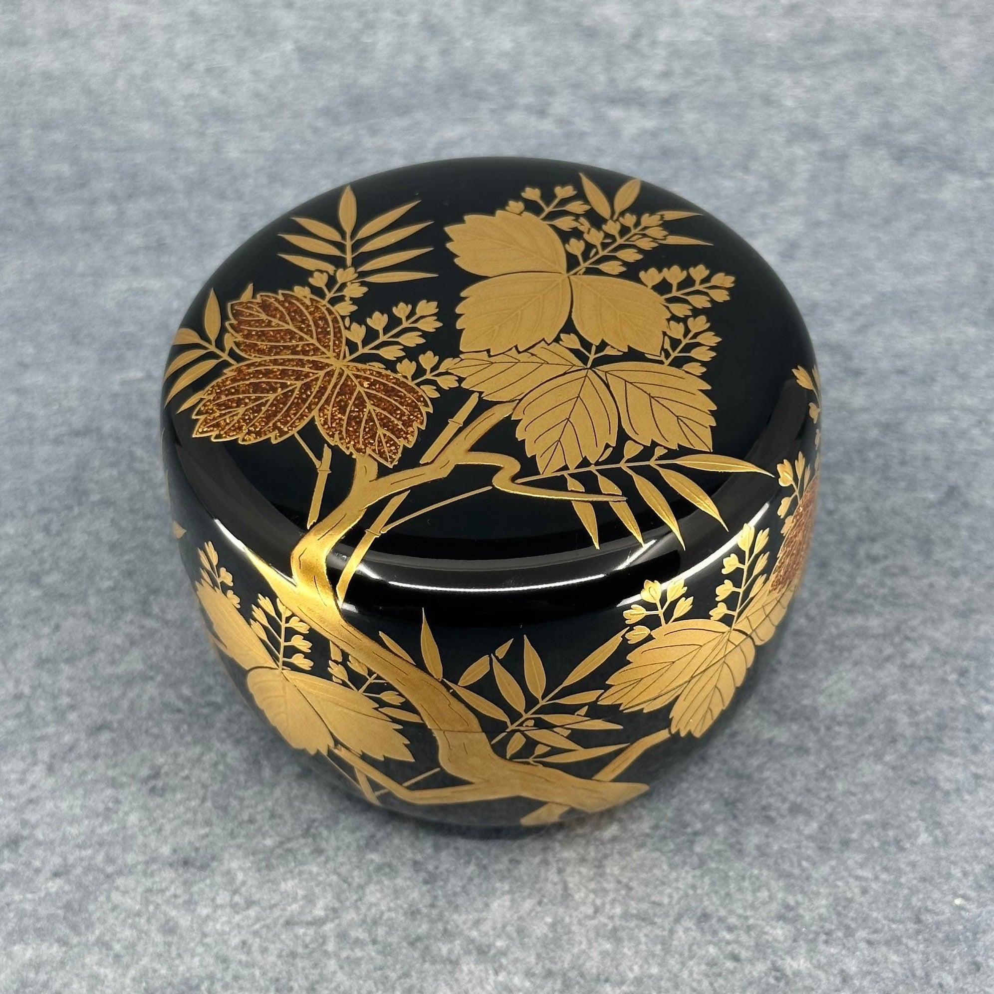 Natsume (Japanese tea caddy) in lacquer and gold, decorated with paulownia and bamboo by Shunsai Maehata II