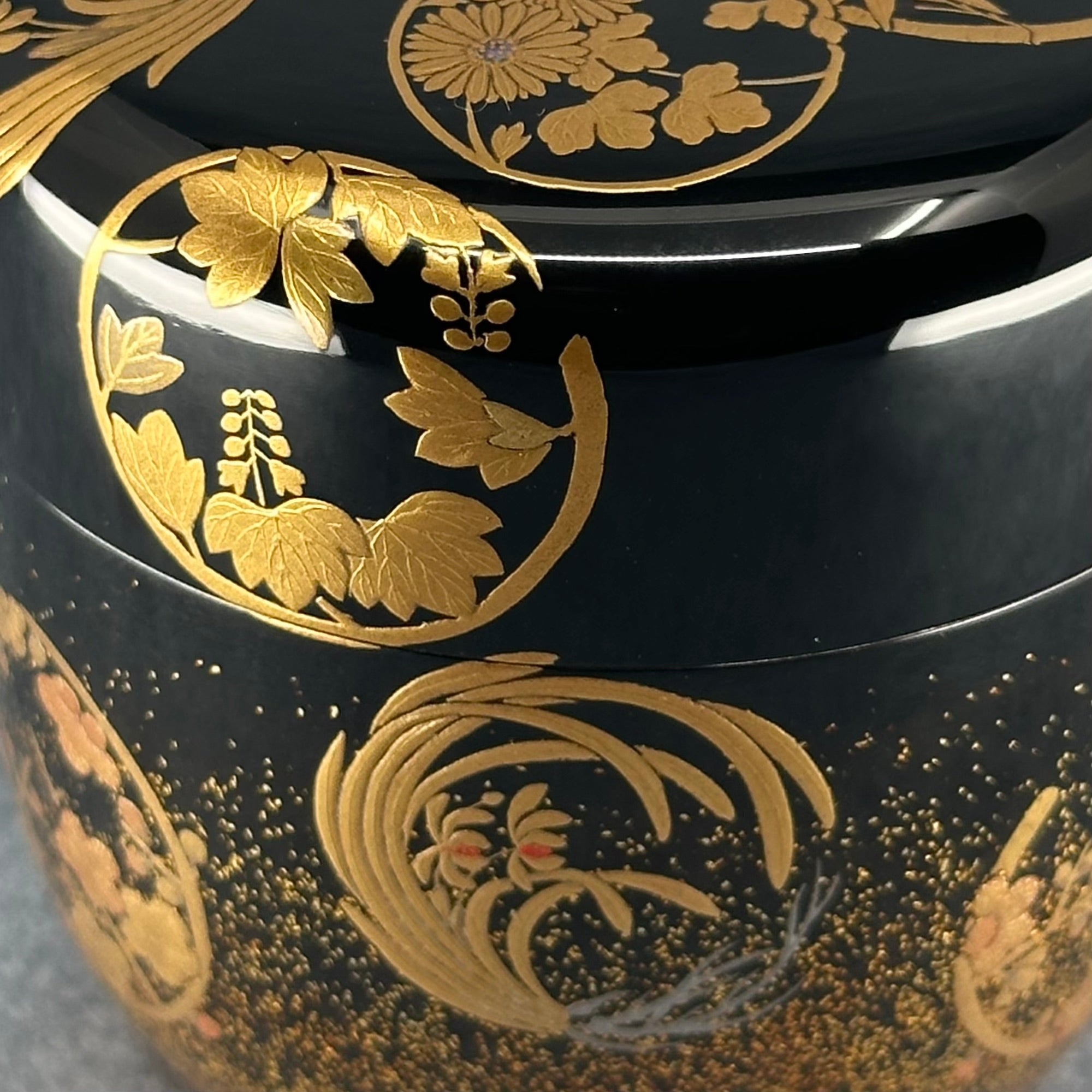 Natsume (Japanese tea caddy) lacquered and gilded, shikunshi (four gentlemen) decoration in circles by Shōetsu Watanabe