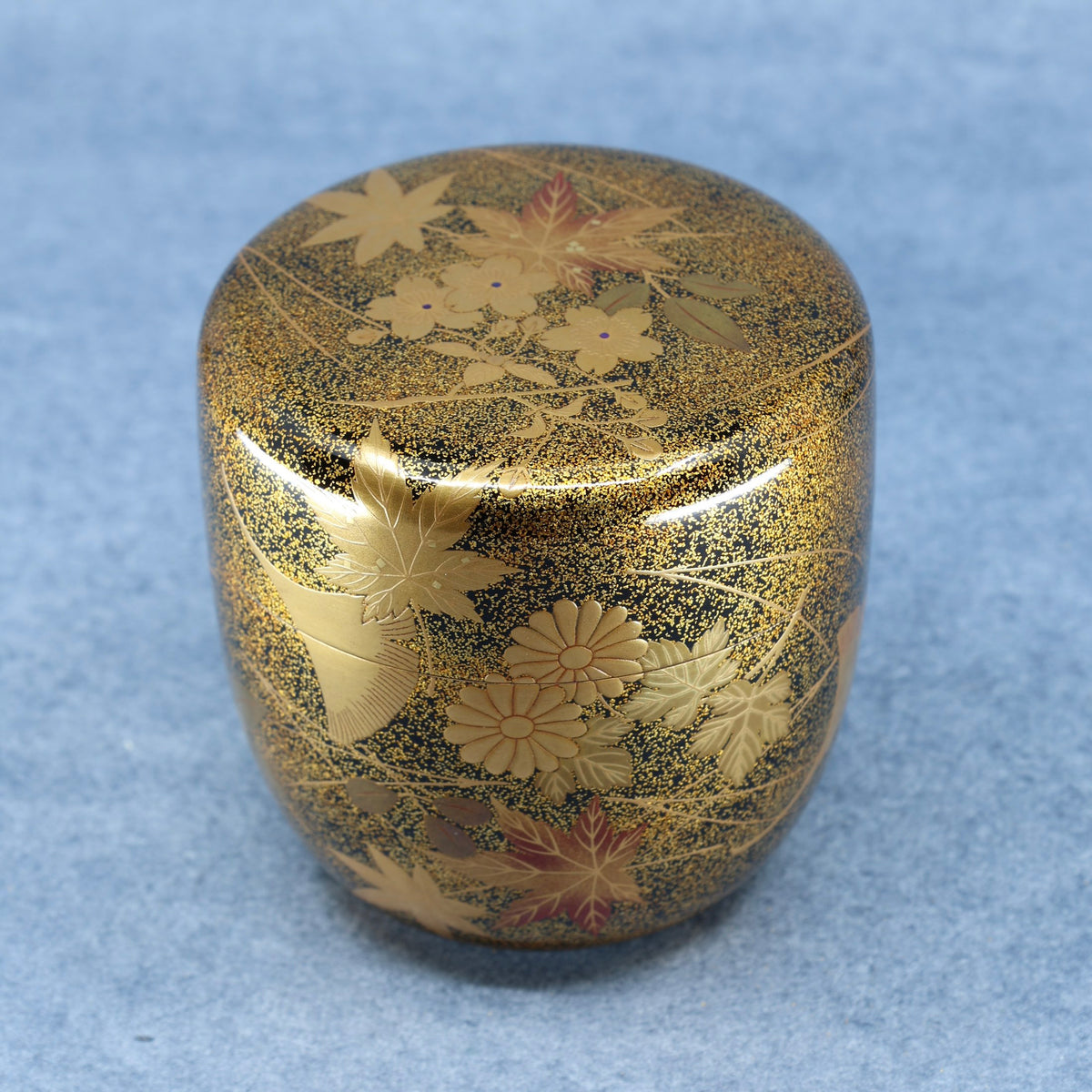Natsume (boîte à thé japonaise) laque et or, décor fukiyose de Shōei Suzuki