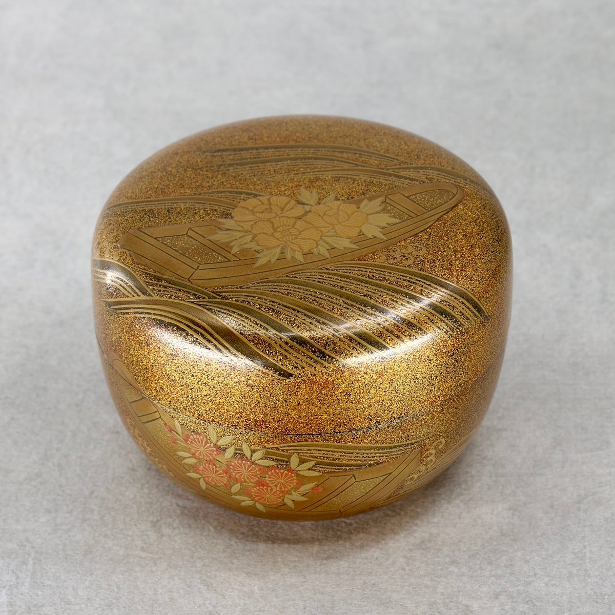 Natsume (Japanese tea caddy) lacquer and gold, hanaikada (flower rafts) design by Ken Matsumura