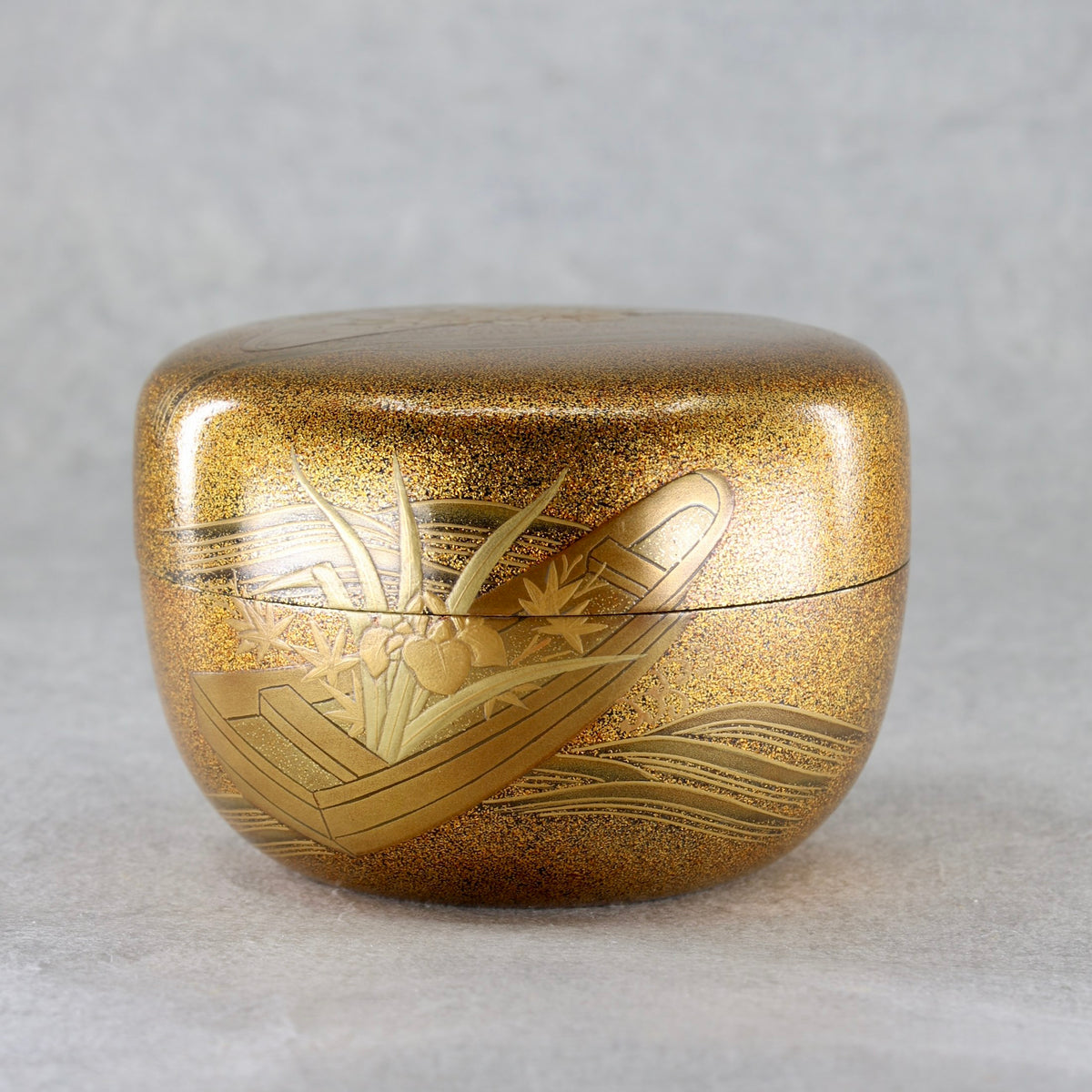 Natsume (Japanese tea caddy) lacquer and gold, hanaikada (flower rafts) design by Ken Matsumura