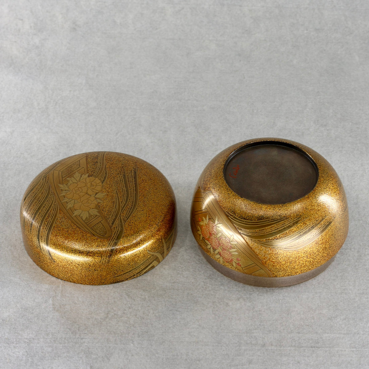 Natsume (Japanese tea caddy) lacquer and gold, hanaikada (flower rafts) design by Ken Matsumura
