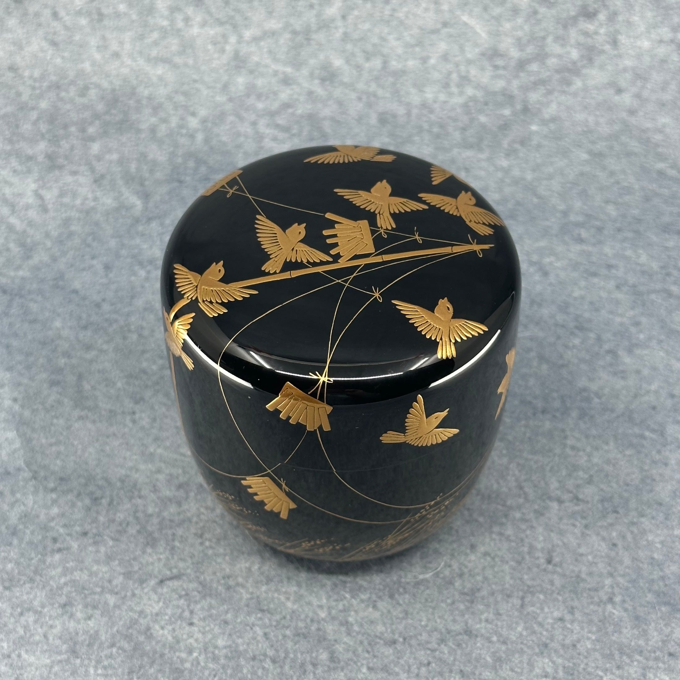 Natsume (boîte à thé) laque et or, décor inasuzume (riz et moineaux) de Ichigo Itchō