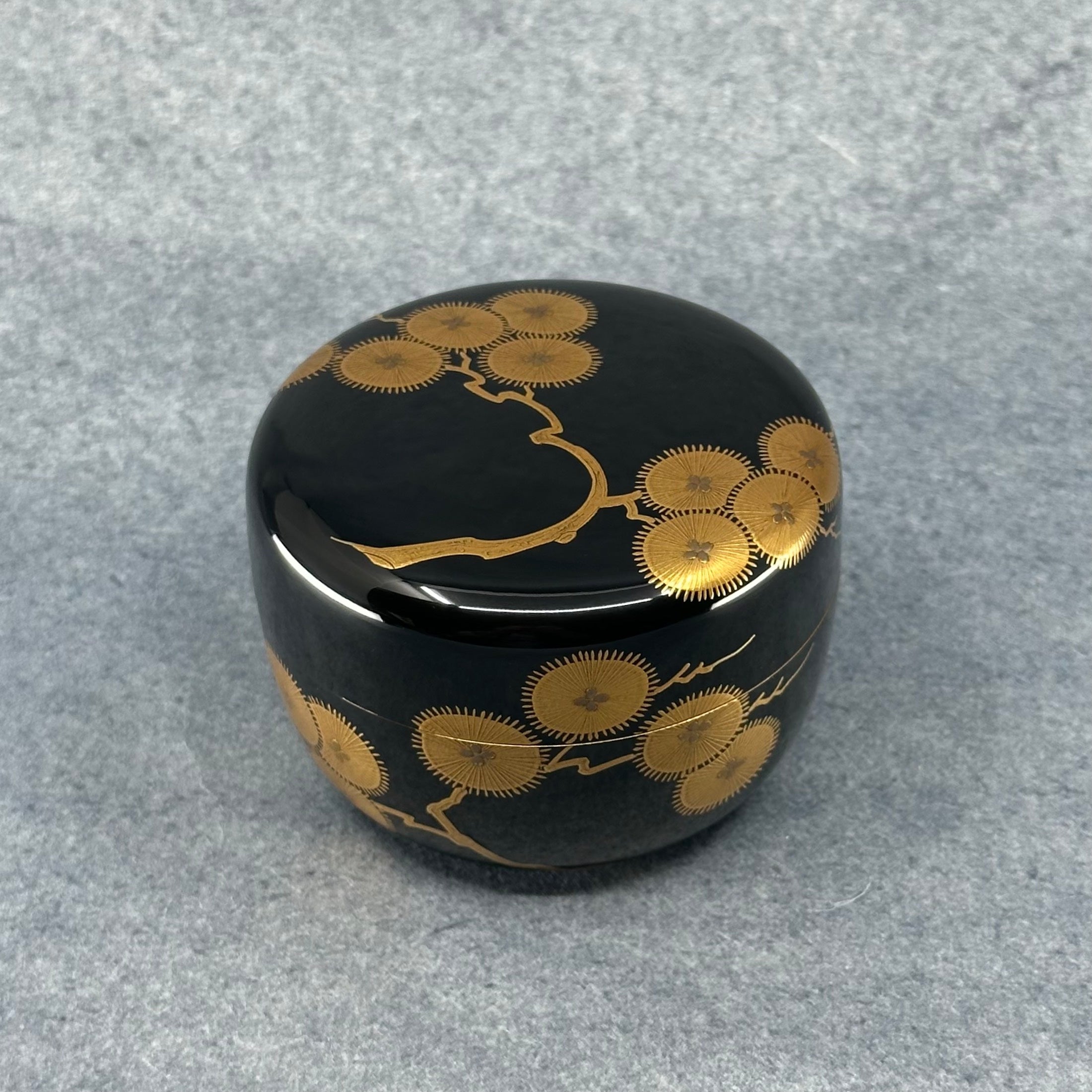 Lacquer and gold natsume (tea caddy), karamatsu (larch needles) pattern by Niwa Shunshō