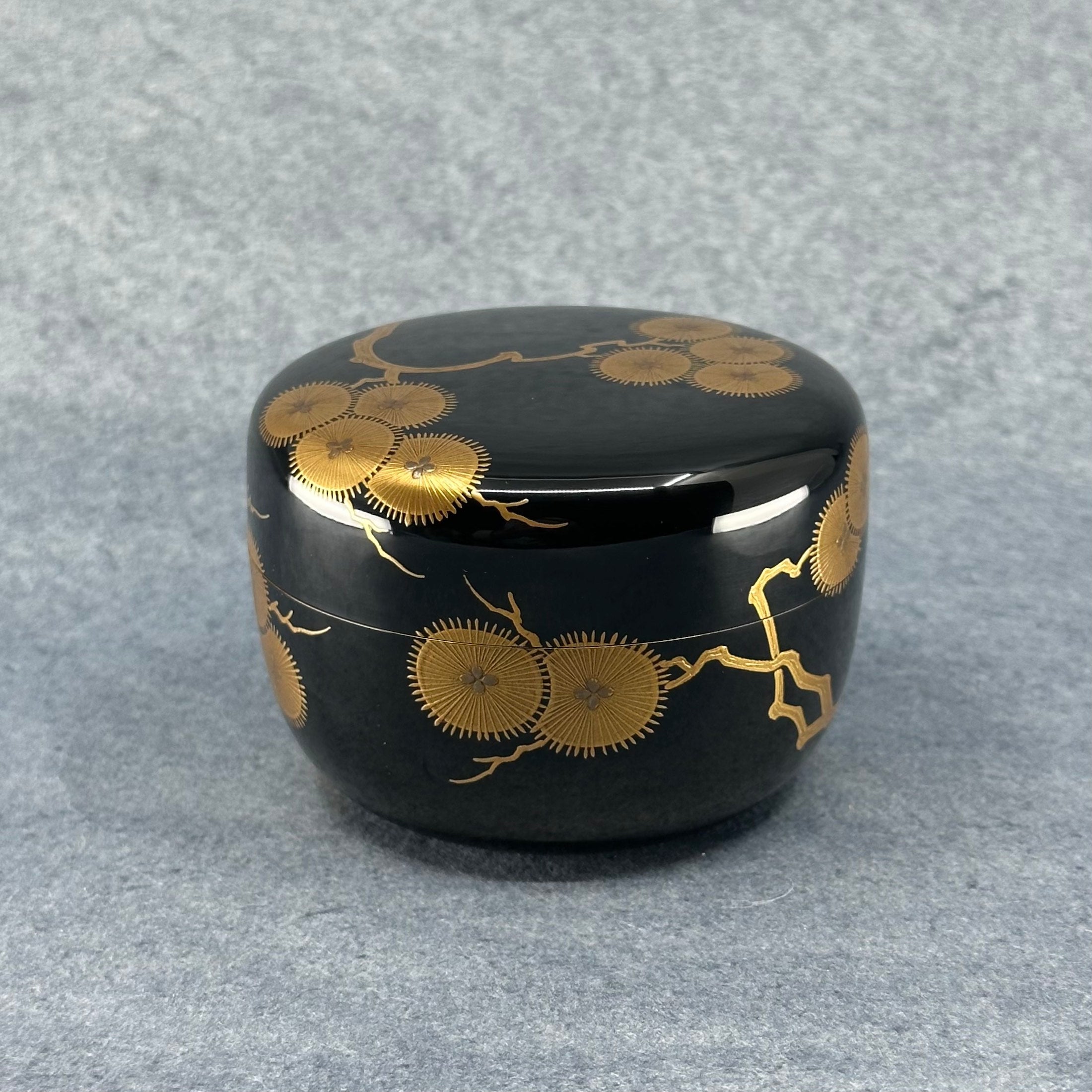 Lacquer and gold natsume (tea caddy), karamatsu (larch needles) pattern by Niwa Shunshō