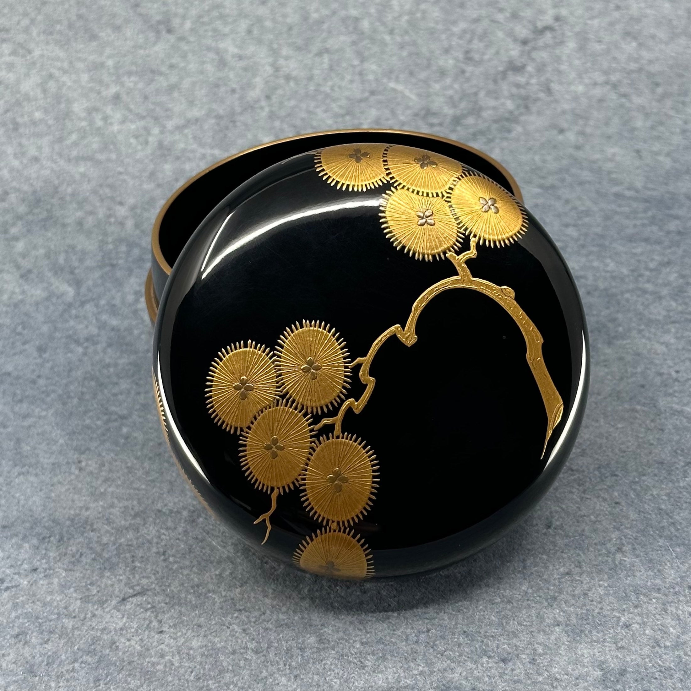 Lacquer and gold natsume (tea caddy), karamatsu (larch needles) pattern by Niwa Shunshō