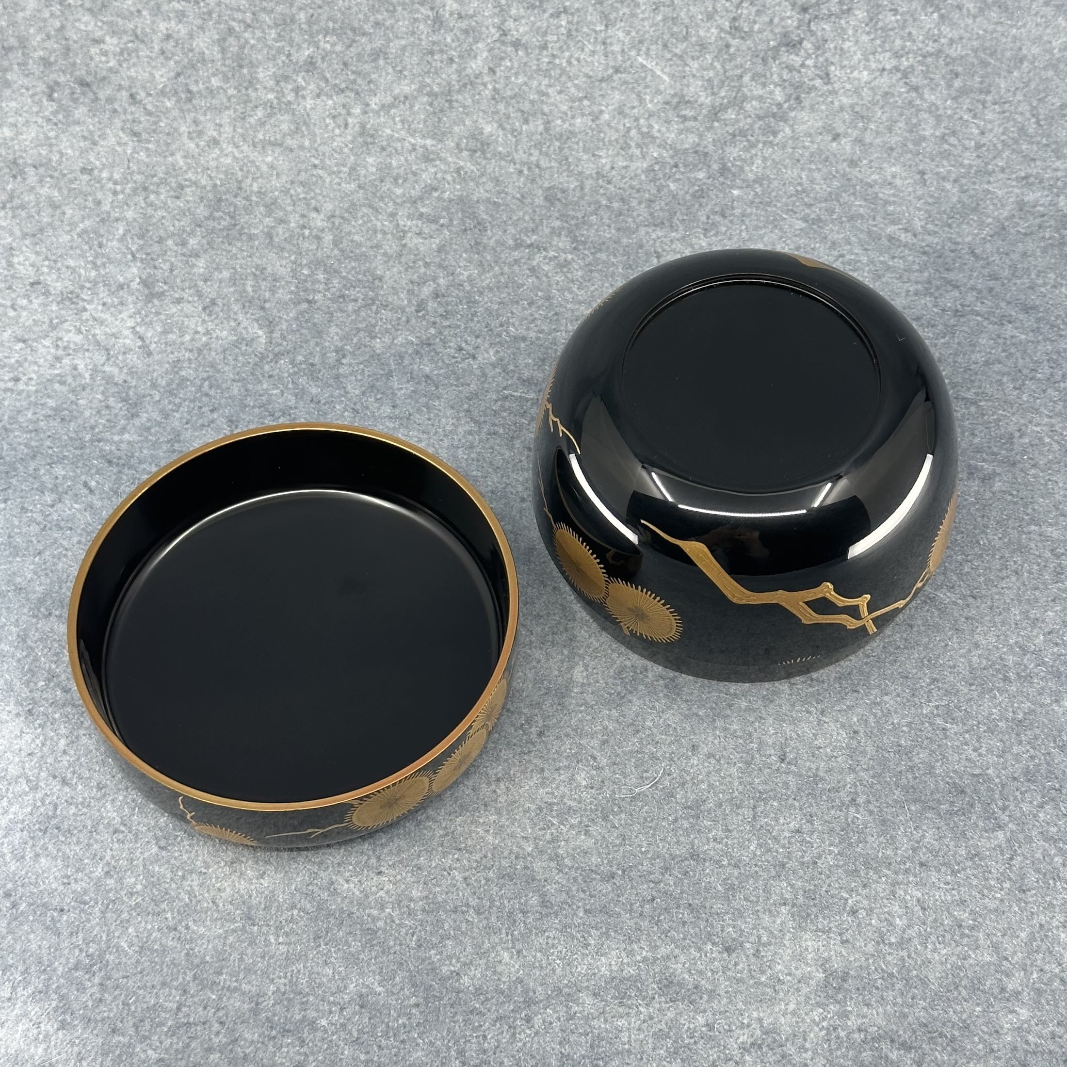Lacquer and gold natsume (tea caddy), karamatsu (larch needles) pattern by Niwa Shunshō