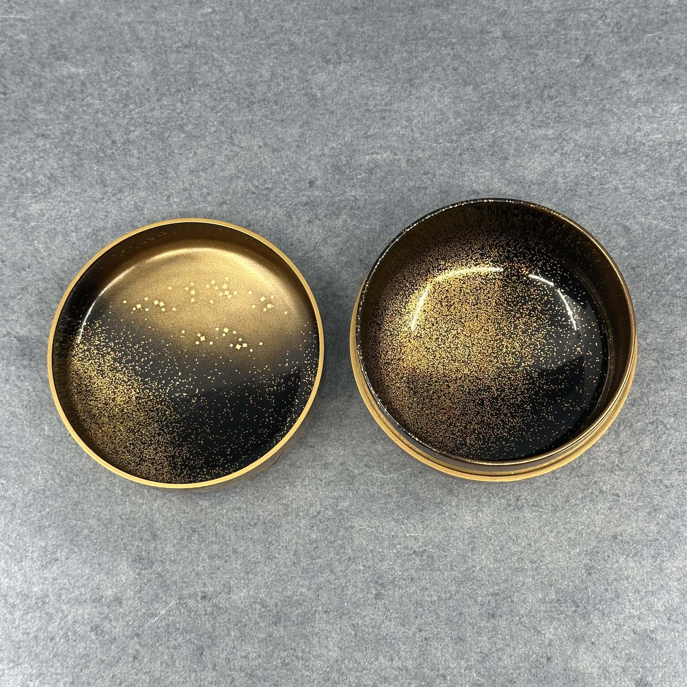 Intérieur du natsume - vue de la coupe en nashiji - Atelier Ikiwa