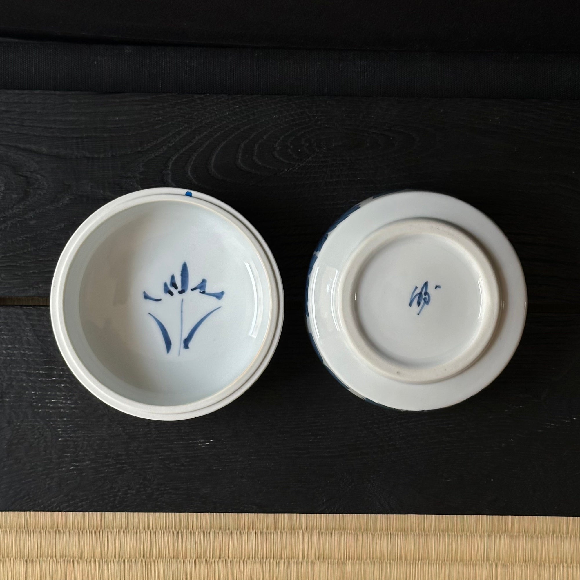 White porcelain box with washi zome flower and leaf decoration by Katsumi Eguchi