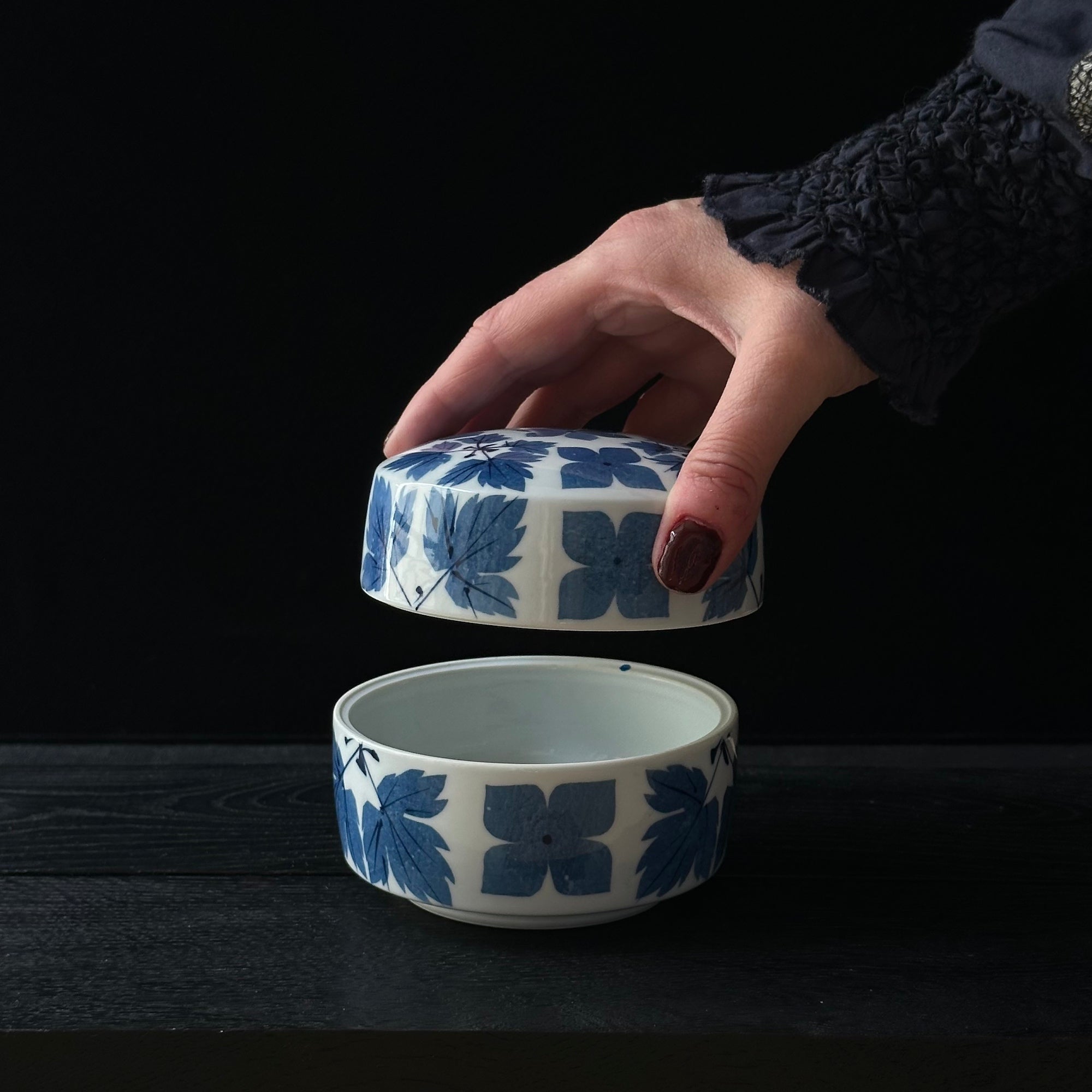 White porcelain box with washi zome flower and leaf decoration by Katsumi Eguchi