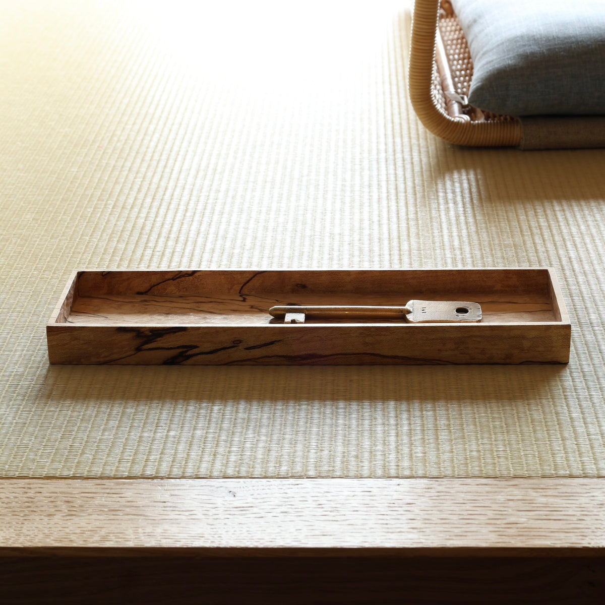 Spalted Japanese chestnut tray by Masahito Ikeda