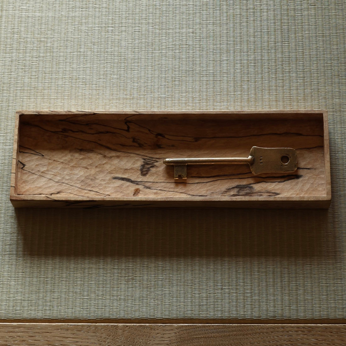 Spalted Japanese chestnut tray by Masahito Ikeda