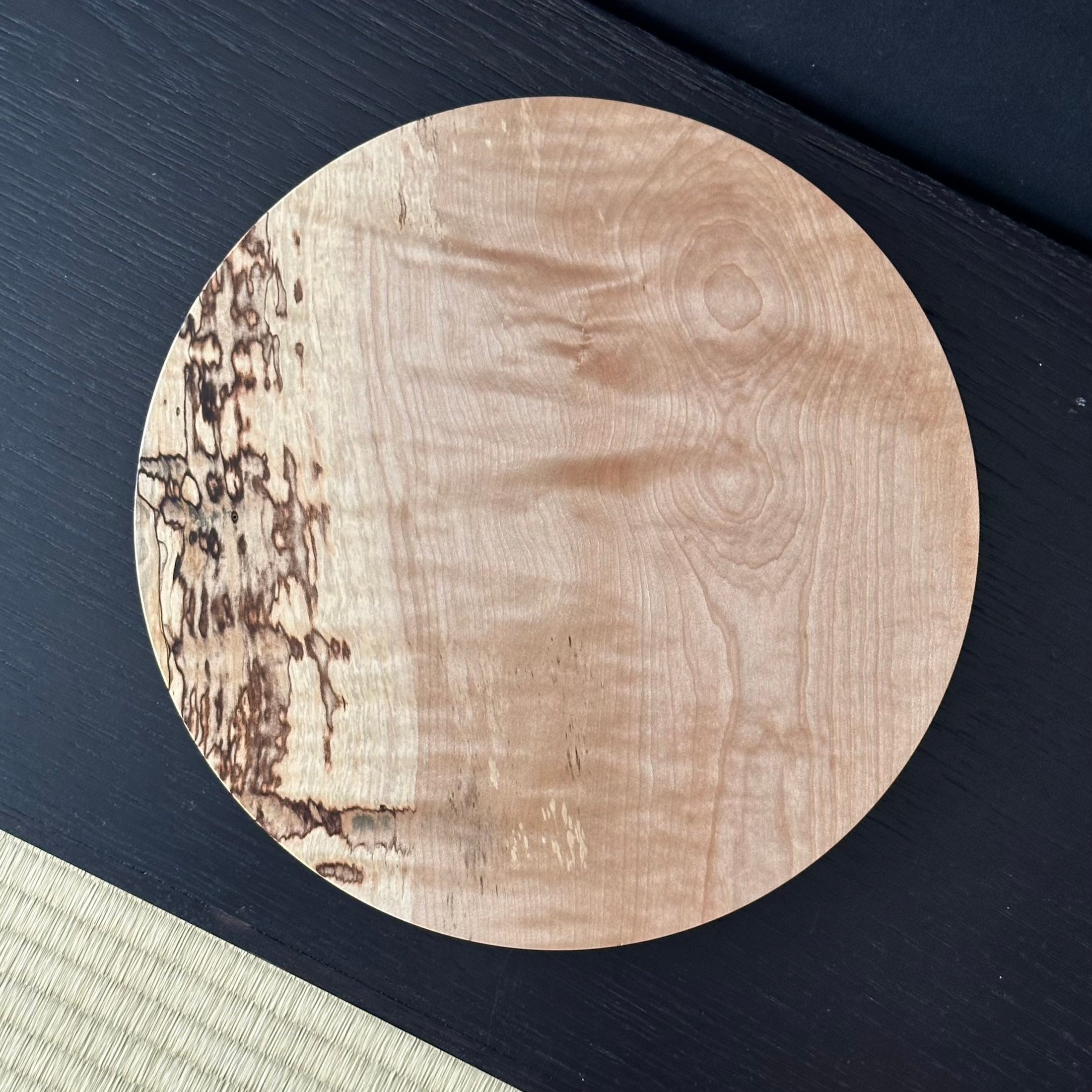 Plateau en kaede (érable japonais spalté) de Masahito Ikeda