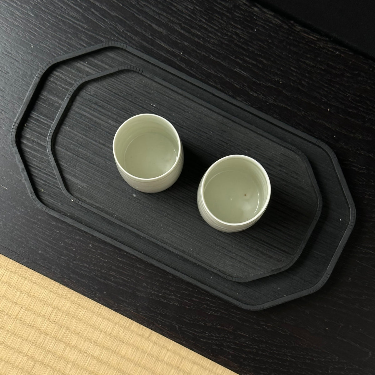 Kiri wood (Japanese paulownia) tray with Kyoto Kiribako Kōgei charcoal finish
