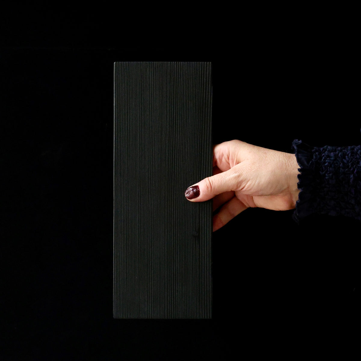 Plateau en hinoki (cyprès japonais) et laque urushi noire - vallée de Kiso