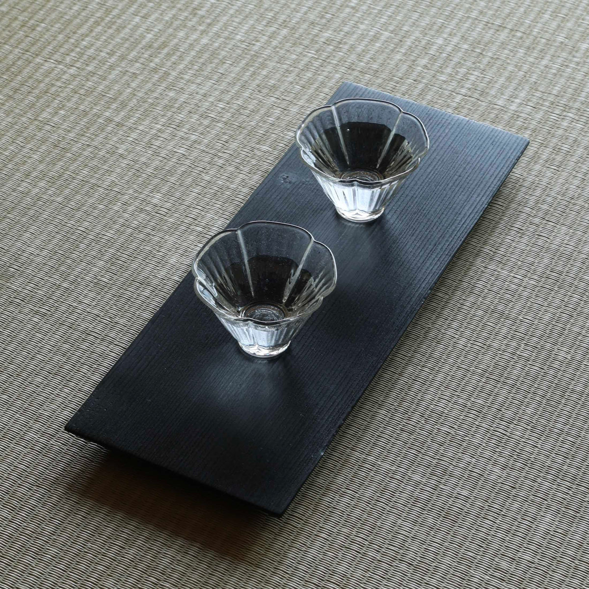 Hinoki (Japanese cypress) and black urushi lacquer tray - Kiso Valley