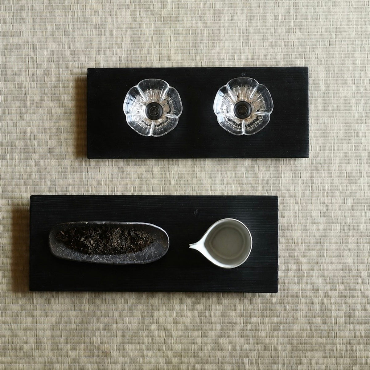 Hinoki (Japanese cypress) and black urushi lacquer tray - Kiso Valley