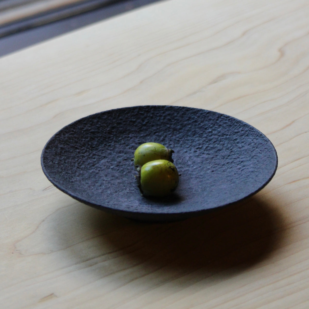 Assiette kozara Kurogane de Shu Hirai