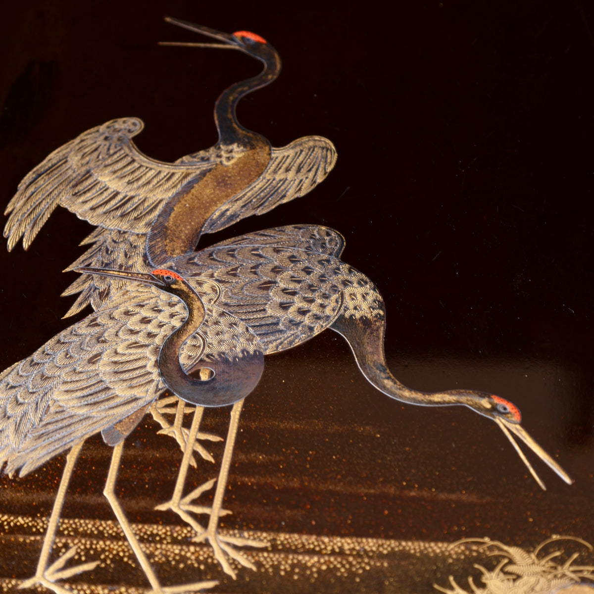 Suzuribako (boîte d’écriture japonaise) en laque urushi, or et argent, décor tsuru (grues)