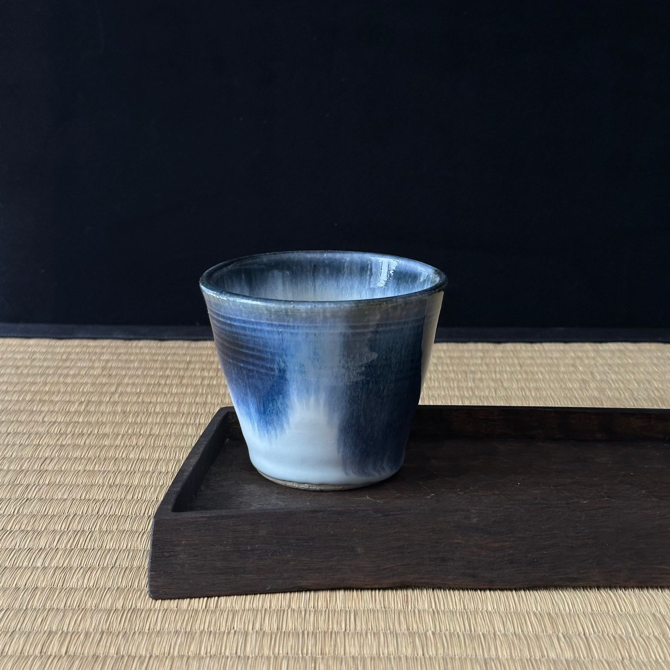 Tasse à thé ou café à glaçure bleue de Ritsuji Takeuchi