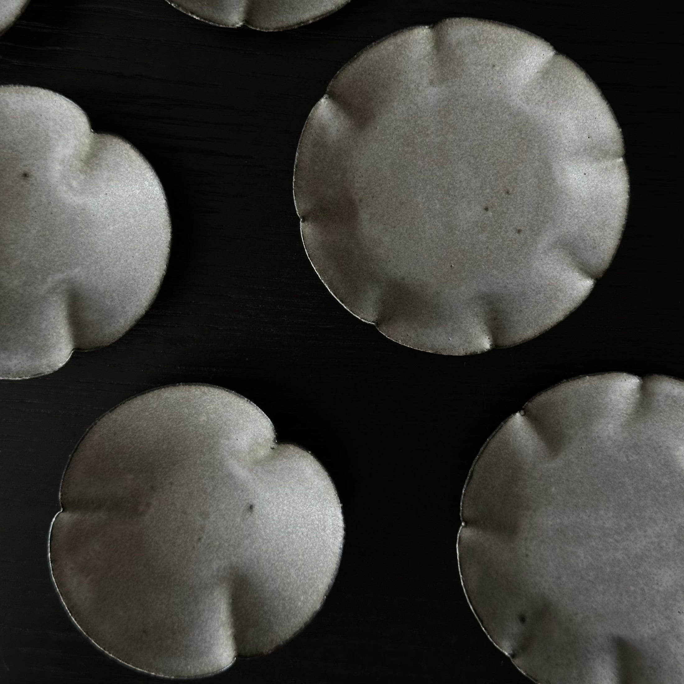 Petite assiette mamezara en céramique de Shihō Takada