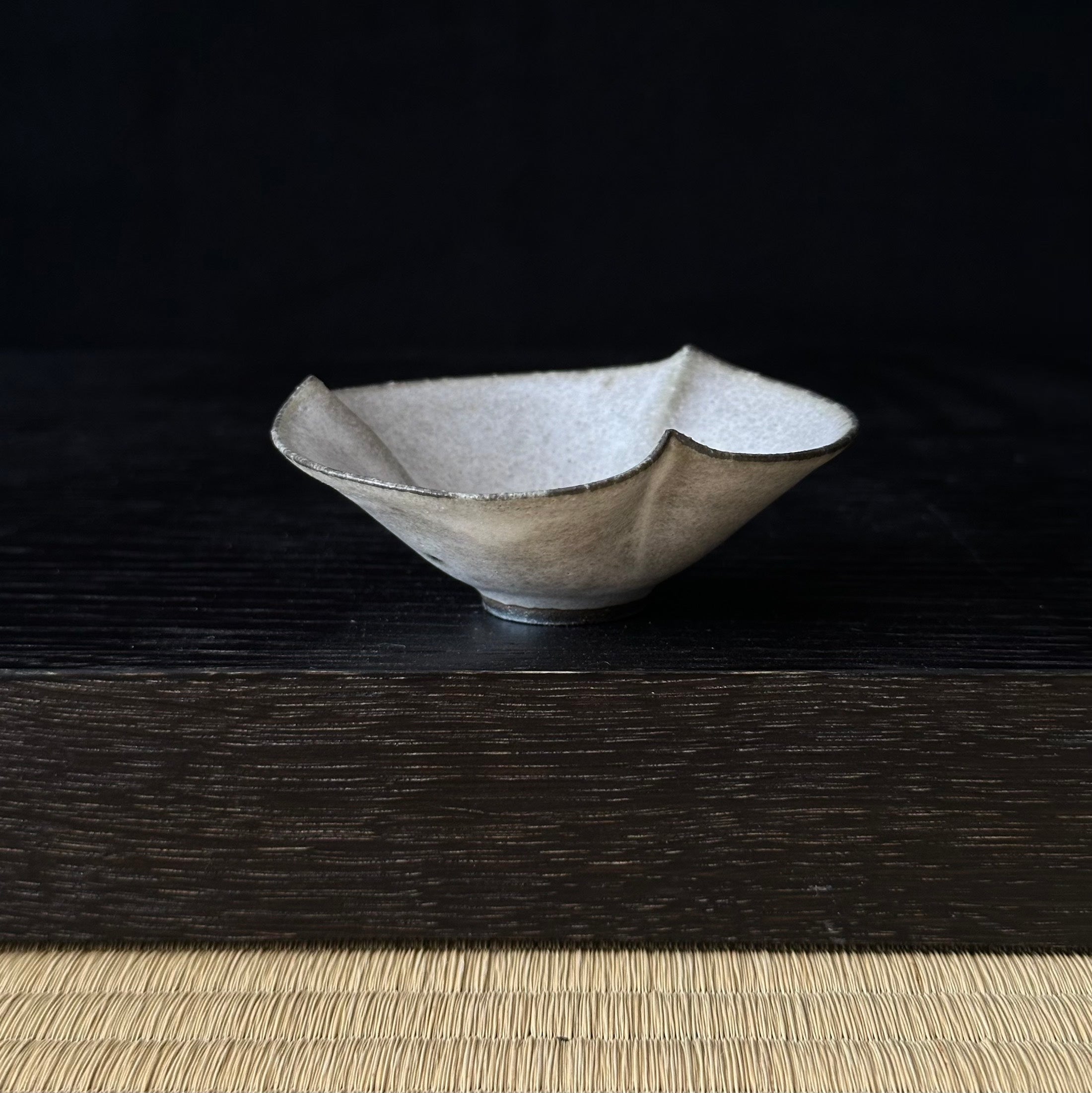 Petite assiette mamezara en céramique de Shihō Takada